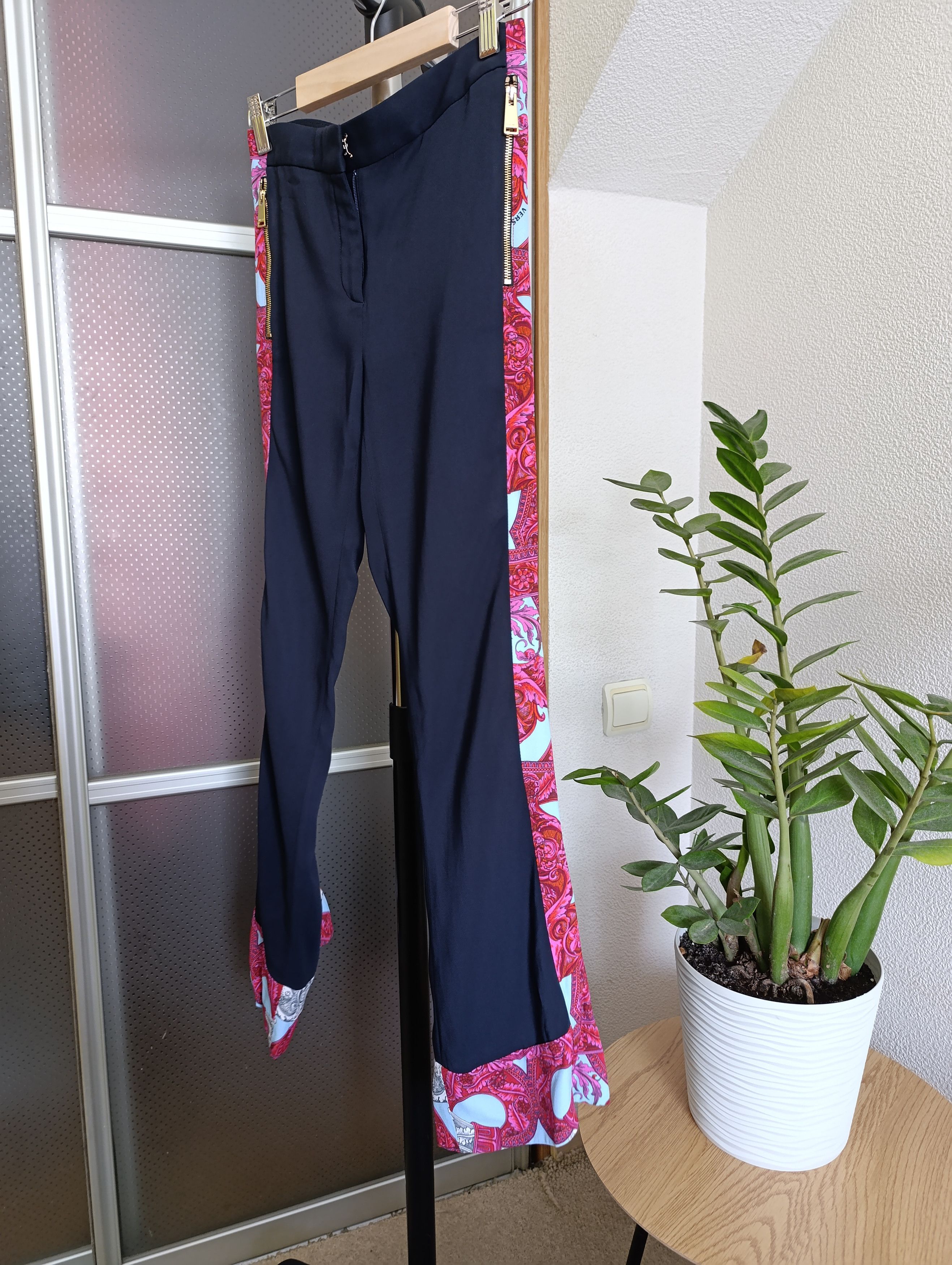Versace × Versace Jeans Couture GIANNI VERSACE WOMENS Flared VISCOSE PANTS FLORAL PRINT Size 26" / US 2 / IT 38 - 2 Thumbnail