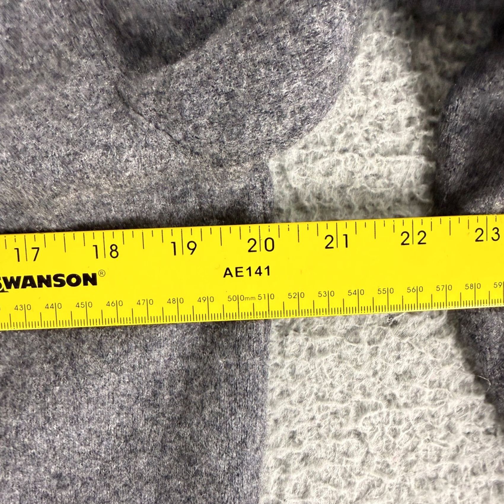 Lands' End Lands' End V-Neck Sweater Mens L Gray 100% Cashmere Blend Pullover 42-44 Size US L / EU 52-54 / 3 - 5 Thumbnail