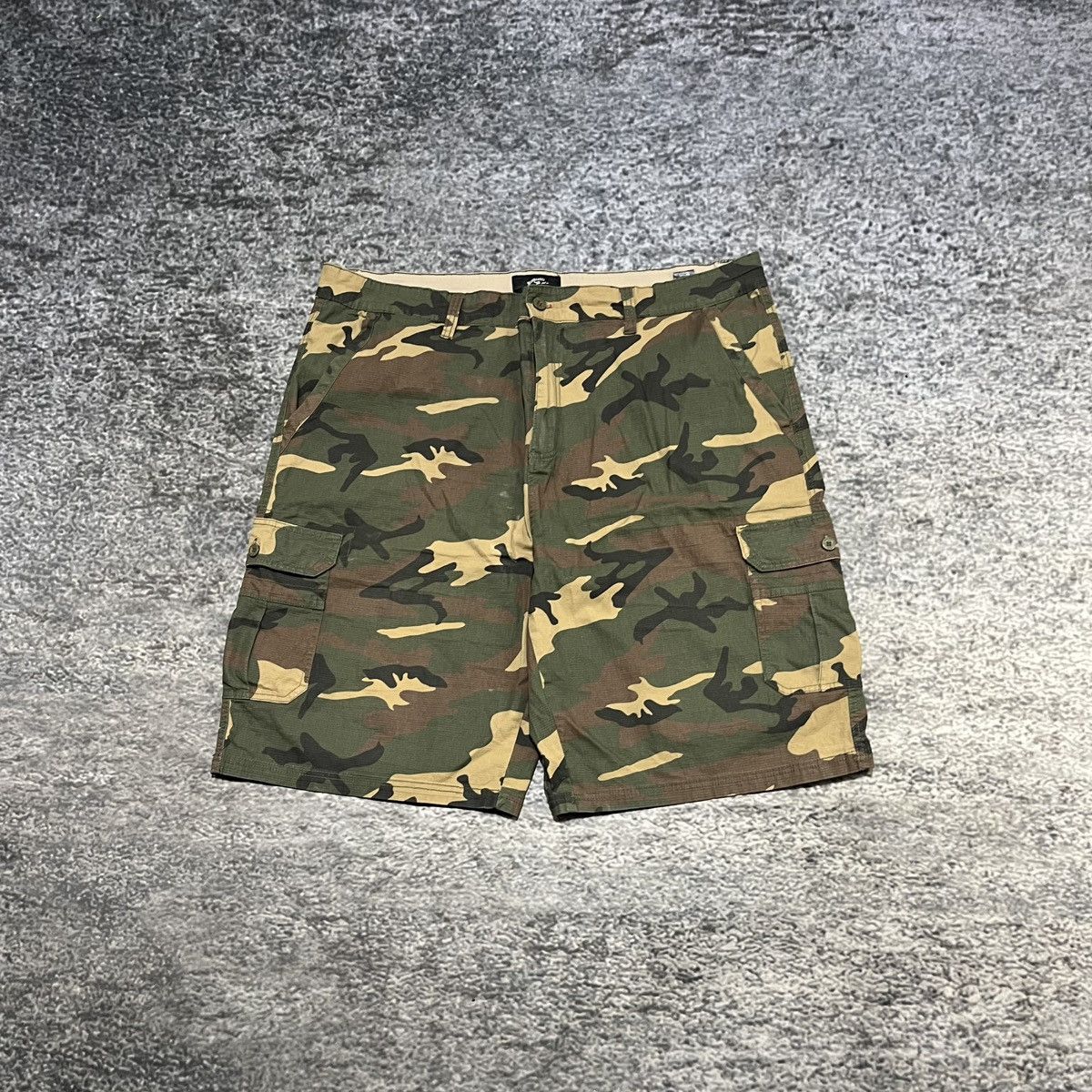 Beverly Hills Polo Club Vintage Y2K Beverly Hills Polo Club Camo Cargo Shorts Baggy Size US 42 / EU 58 - 1 Thumbnail