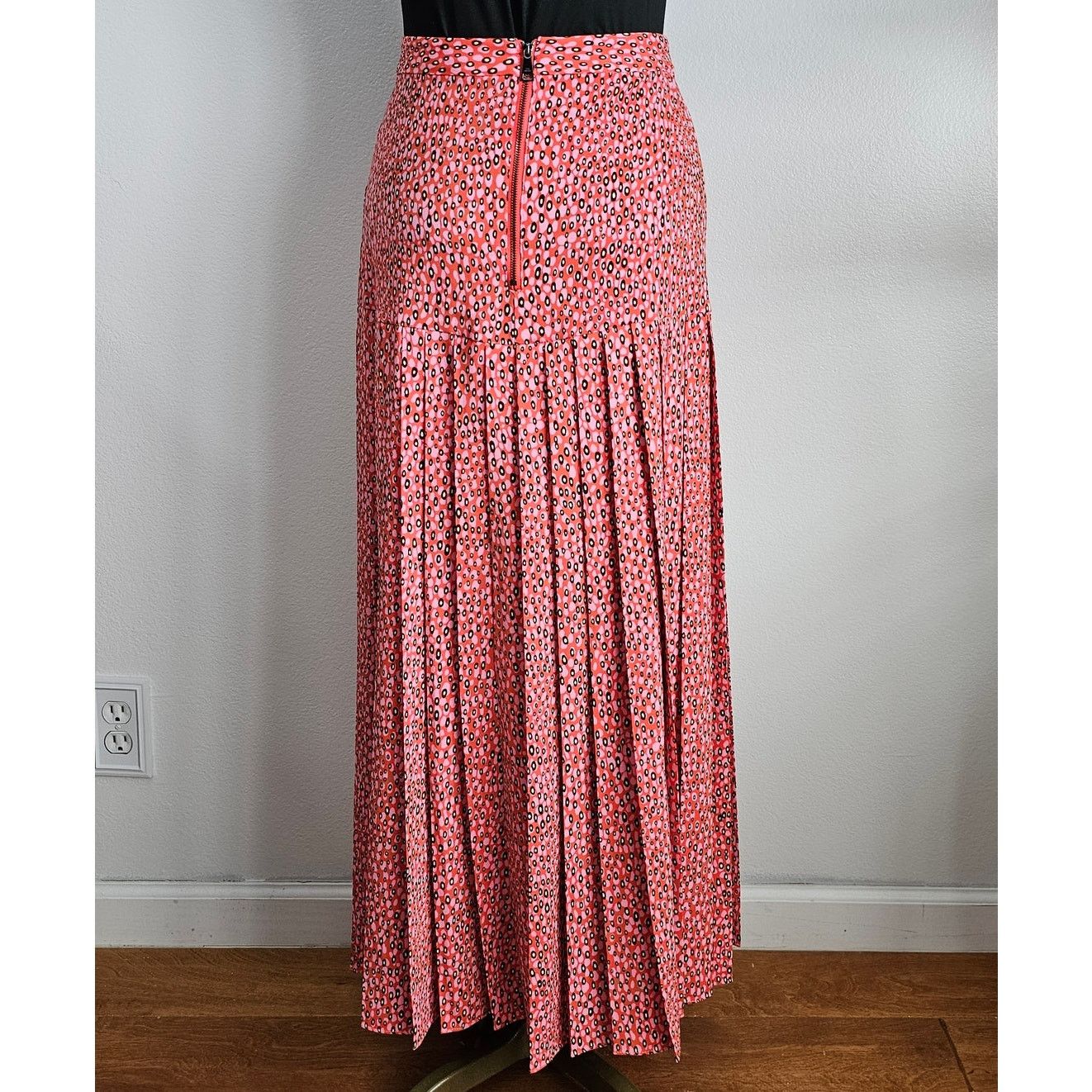 Ted Baker MINT Ted Baker Pleated Side Slit Zandi Midi Skirt 0 (2-XS) Size 25" / US 0 / IT 36 - 7 Thumbnail