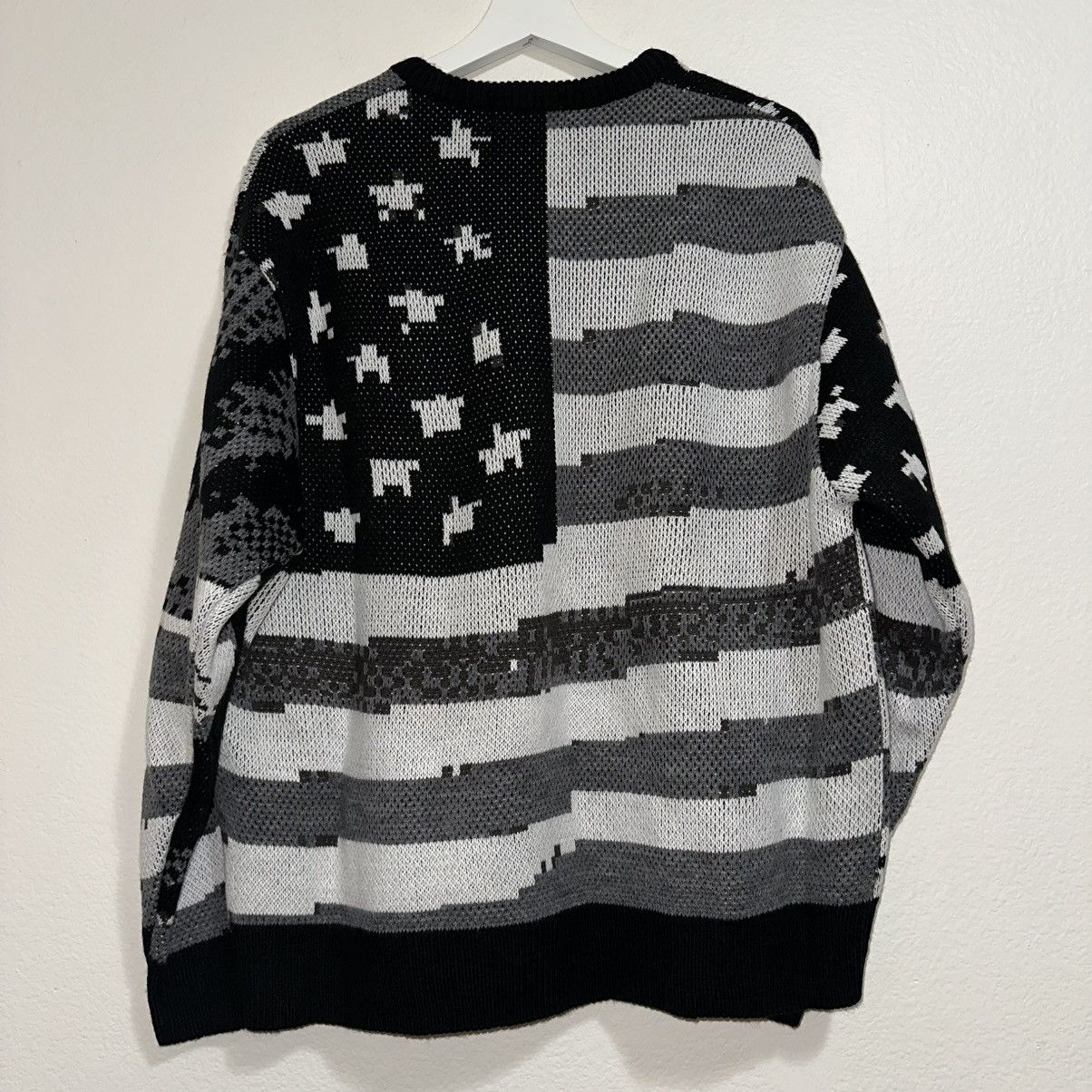 Supreme Supreme Digital Flag Sweater Size US L / EU 52-54 / 3 - 6 Thumbnail