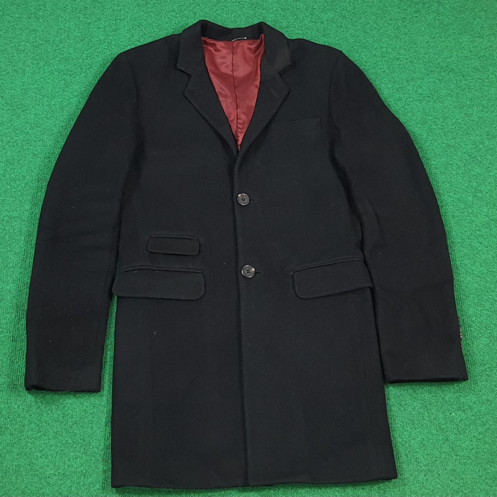 Tom Ford Tom Ford Black Blazer with Red Satin Lining C307N11 Size 44S - 1 Thumbnail