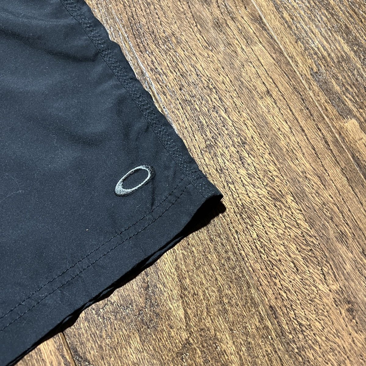 Oakley × Vintage y2k oakley board shorts Size US 34 / EU 50 - 2 Thumbnail