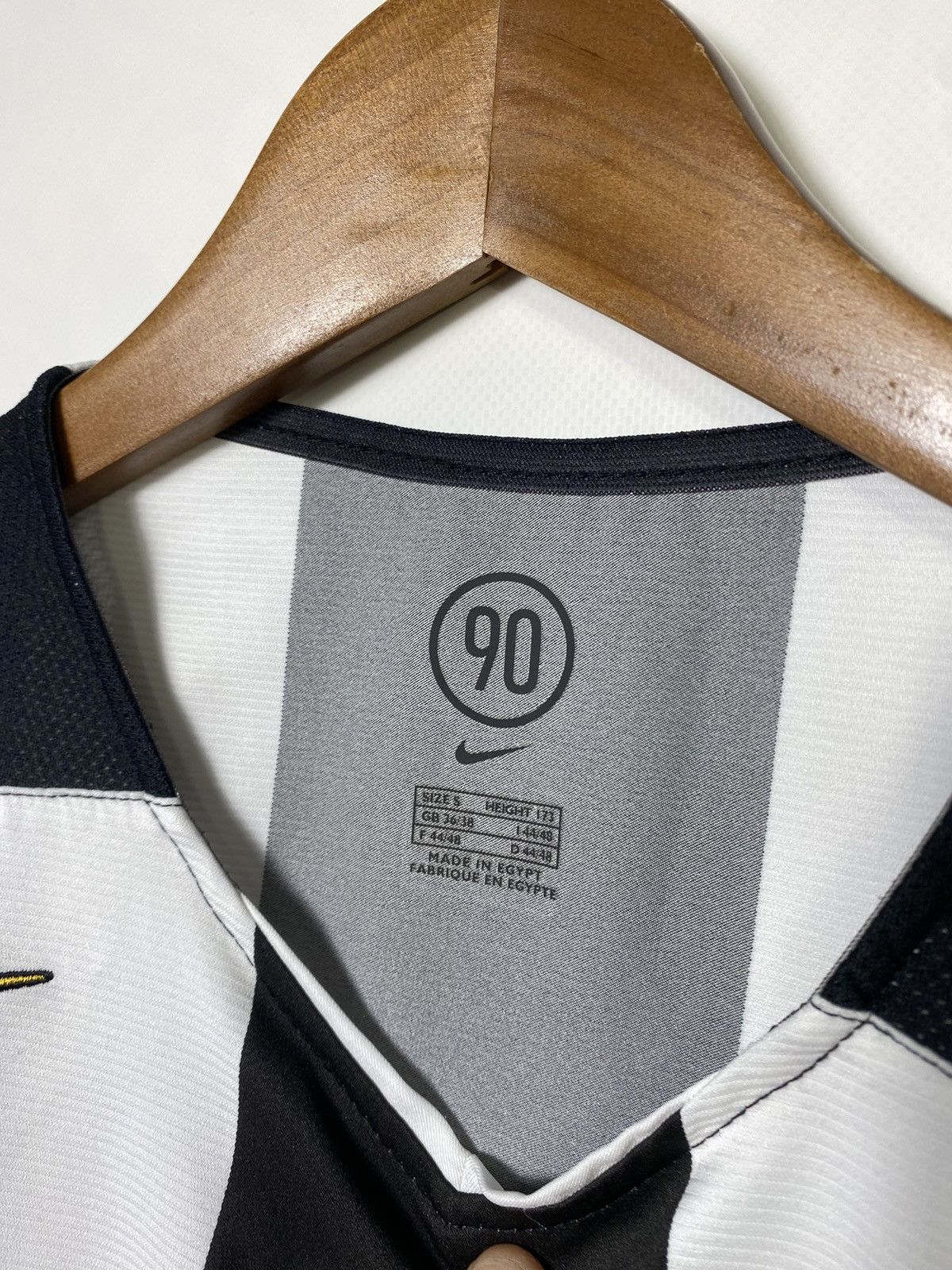 Nike Vintage 2004-2005 Nike Juventus Home Jersey Blockcore Size US S / EU 44-46 / 1 - 12 Thumbnail
