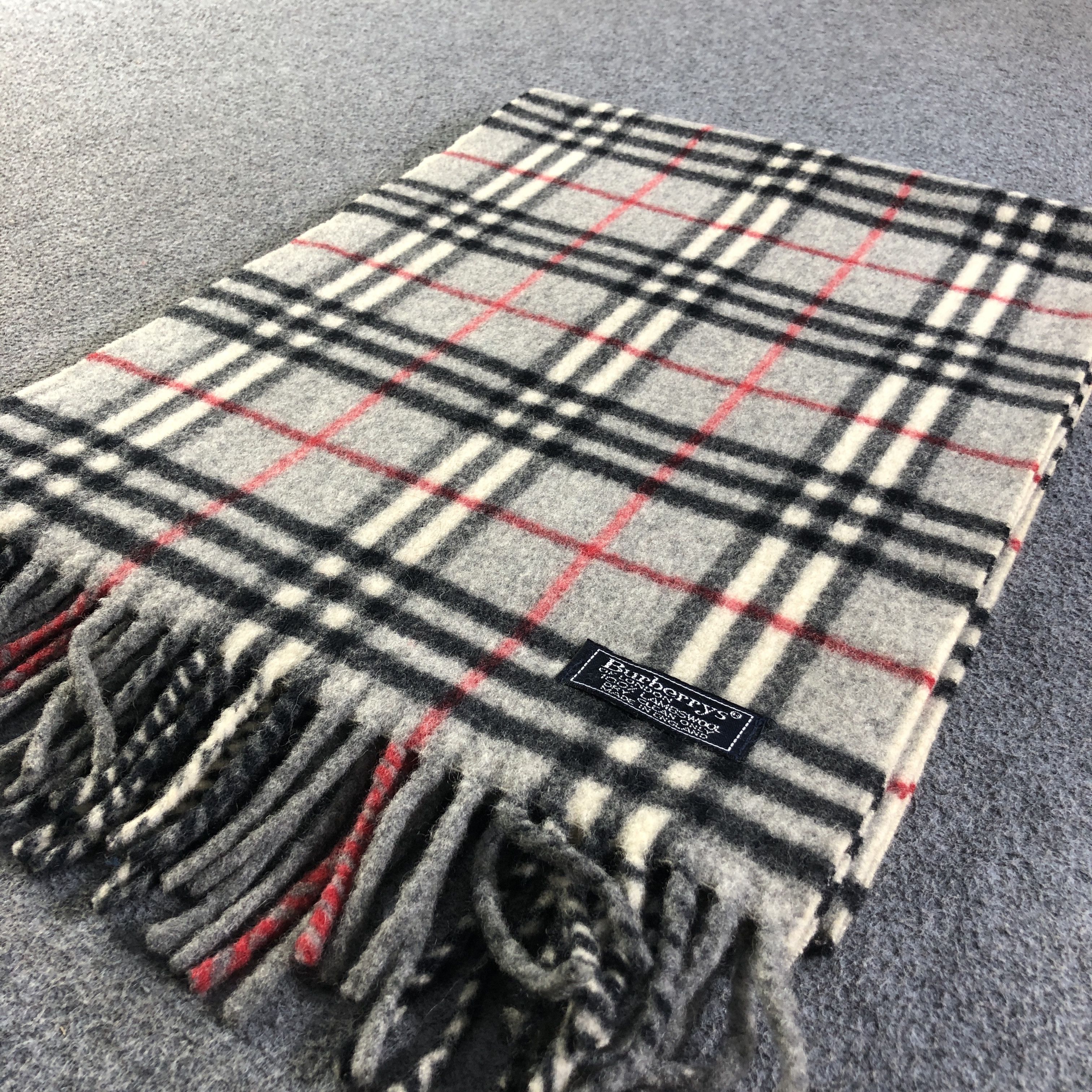 Burberry Burberrys Nova Check Wool Scarf Muffler V2636 Size ONE SIZE - 3 Thumbnail