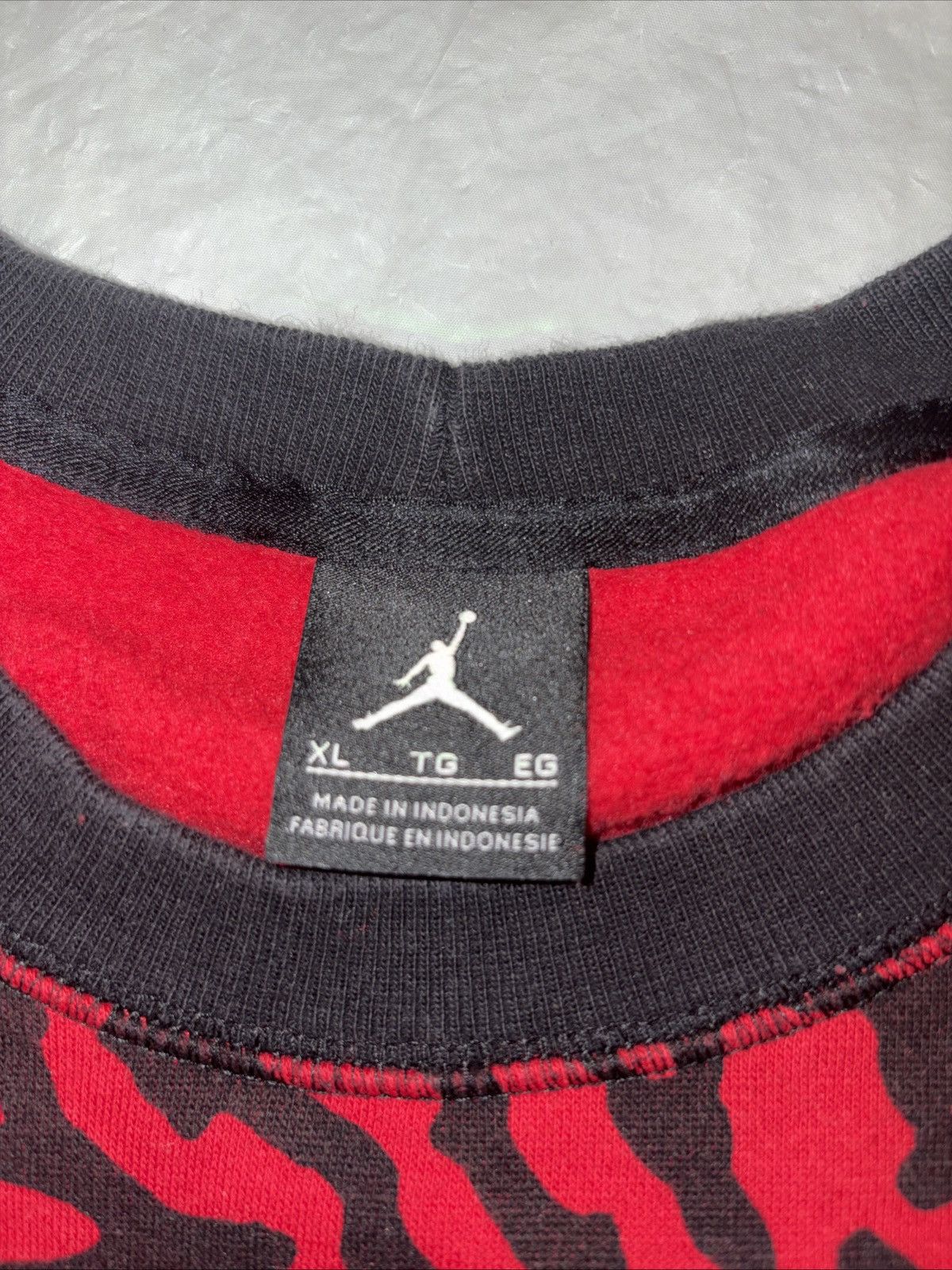 Jordan Brand Nike Air Jordan Flight Elephant Print Sweatshirt Red/Black-L Size US XL / EU 56 / 4 - 2 Thumbnail