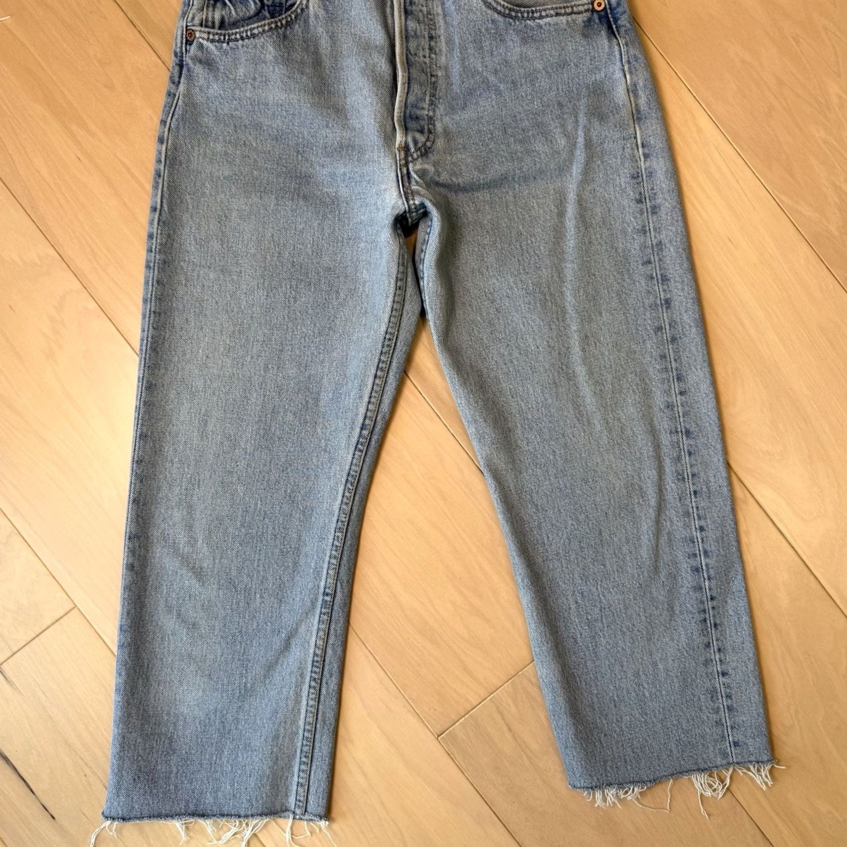Levi's VINTAGE Levi's 501 Jeans 26 Blue Straight Leg 90s Denim For Women Non Selvedge Levi'S 501 Series 5-Pocket Design Button Closure Size 26" / US 2 / IT 38 - 4 Thumbnail
