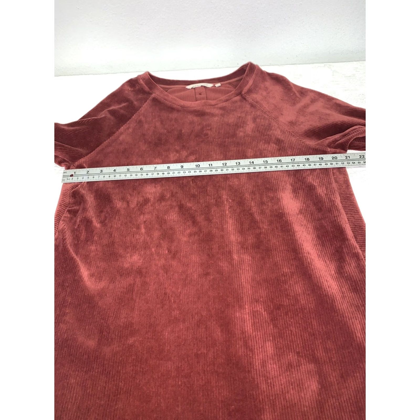 Soft Surroundings Soft Surroundings Caroline Velour Corduroy Pullover Tunic L Rust Women Knit Top Boho Button Back Long Sleeve Regular Pattern Solid Size L / US 10 / IT 46 - 4 Thumbnail