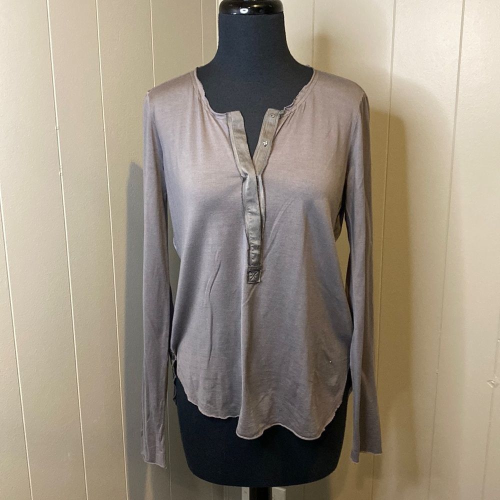 Other Go Silk Long Sleeve Top 1/2 Button Clasp Distressed Uneven Size XS / US 0-2 / IT 36-38 - 1 Thumbnail