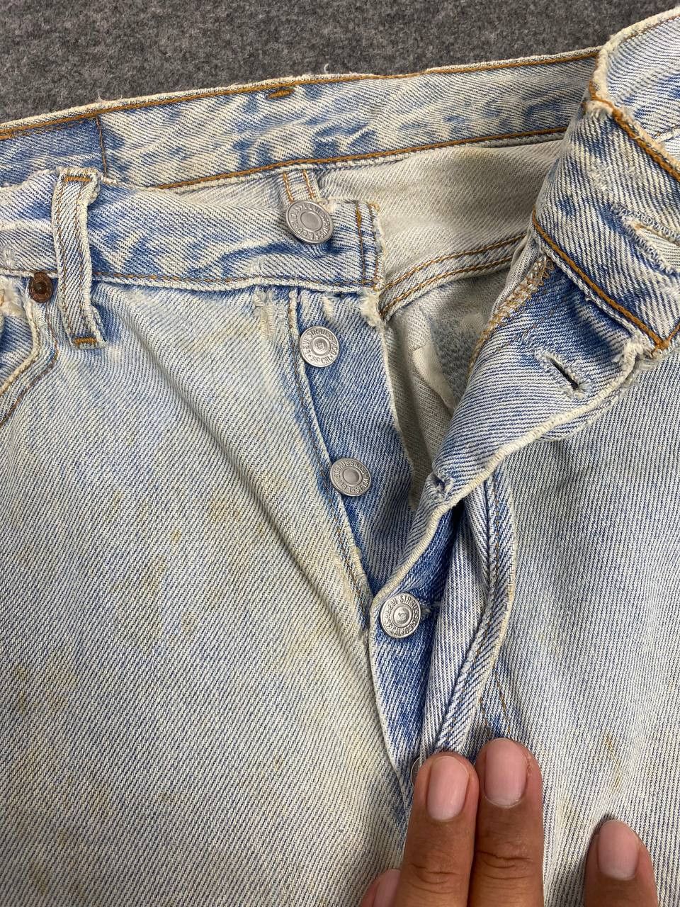 Levi's vintage levis 501 lightwash distressed denim Size US 32 / EU 48 - 16 Thumbnail