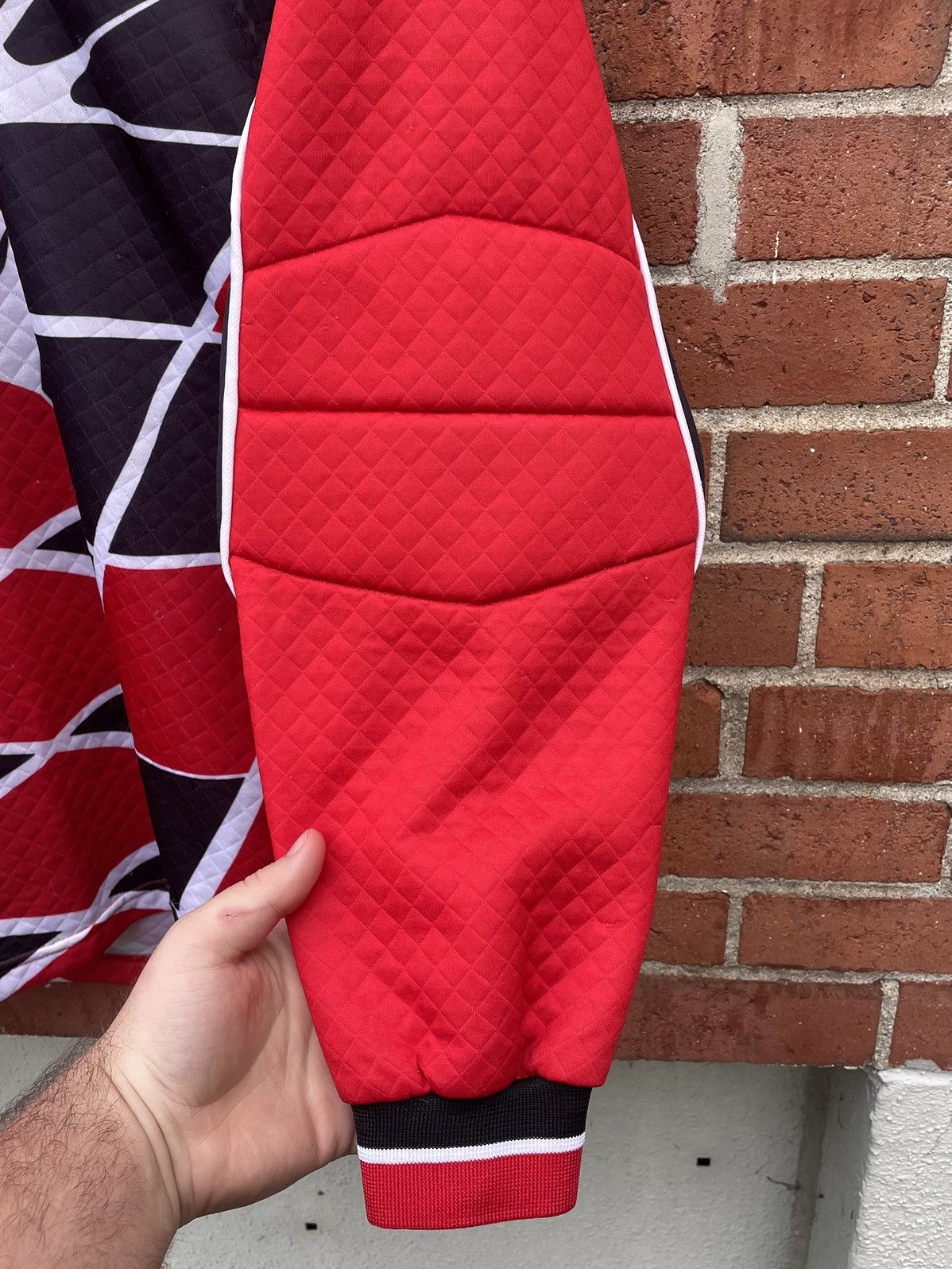 Umbro VTG Umbro Black Red White Goalie Shirt Padded Soccer V Neck Size US S / EU 44-46 / 1 - 3 Thumbnail