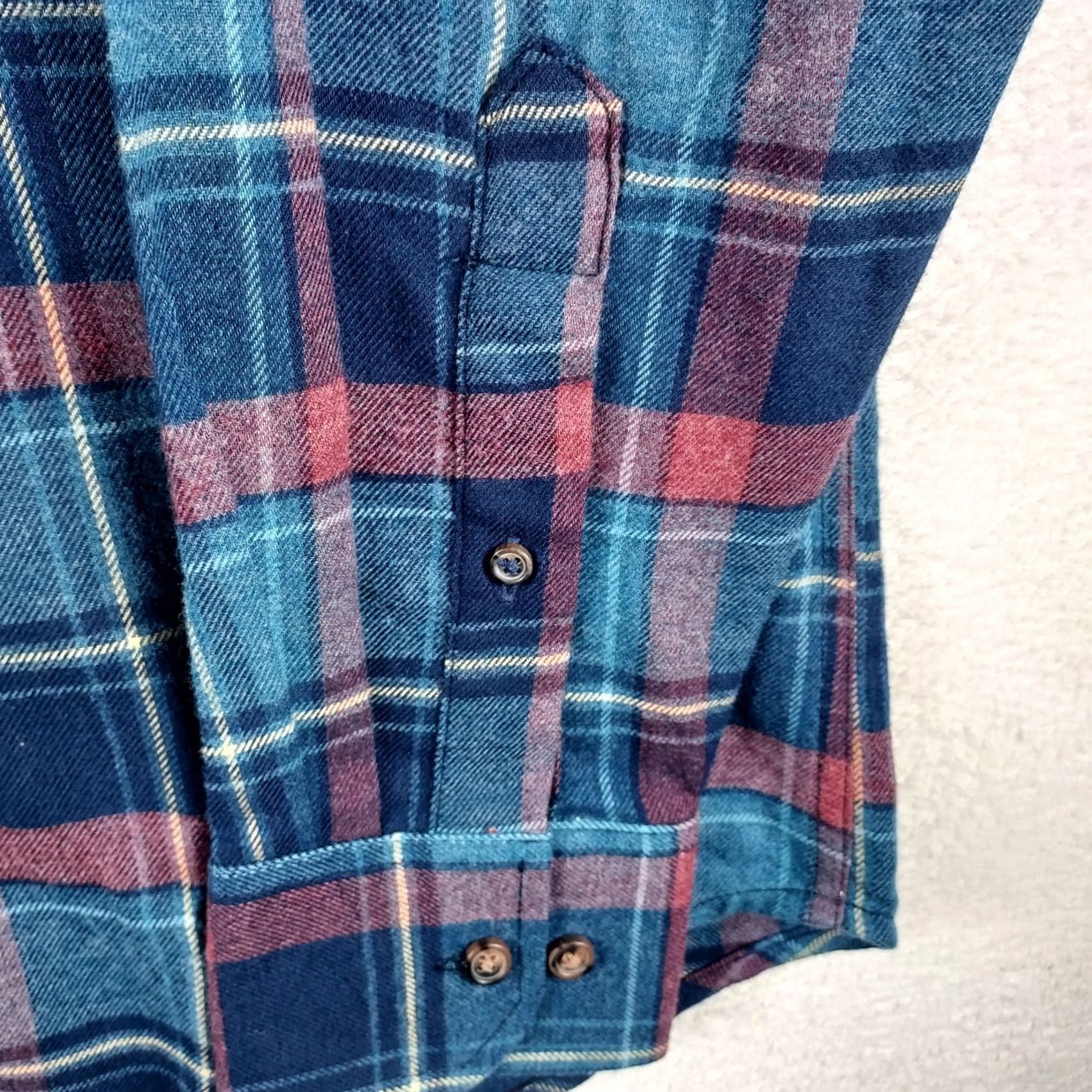 Izod VINTAGE IZOD Men’s Plaid Flannel Shirt Small Blue Red Button-Down Long Sleeve NWT Size US S / EU 44-46 / 1 - 3 Thumbnail