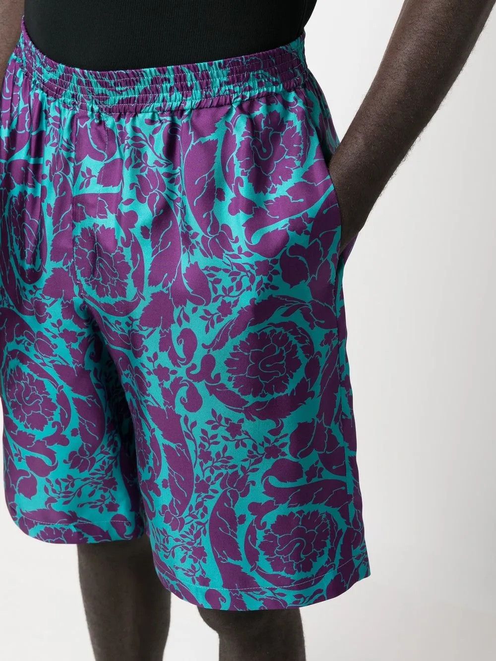 Versace o1y0525 Short in Blue/Purple Size US 32 / EU 48 - 2 Thumbnail