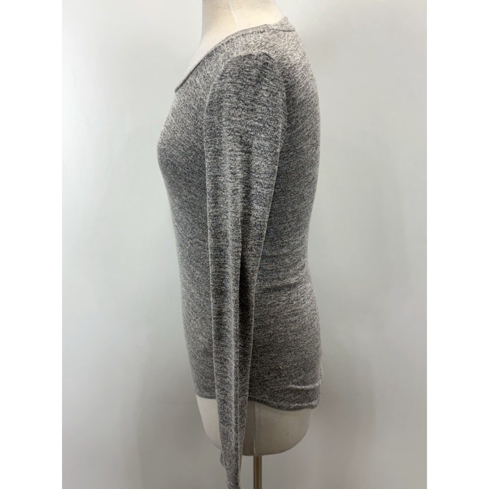 Vintage VINTAGE? Wilfred Free Diapason Long Sleeve Shirt Women’s Small S Heather Grey Rayon Blend Basic Shirt Womens Small Heather Grey Size S / US 4 / IT 40 - 2 Thumbnail