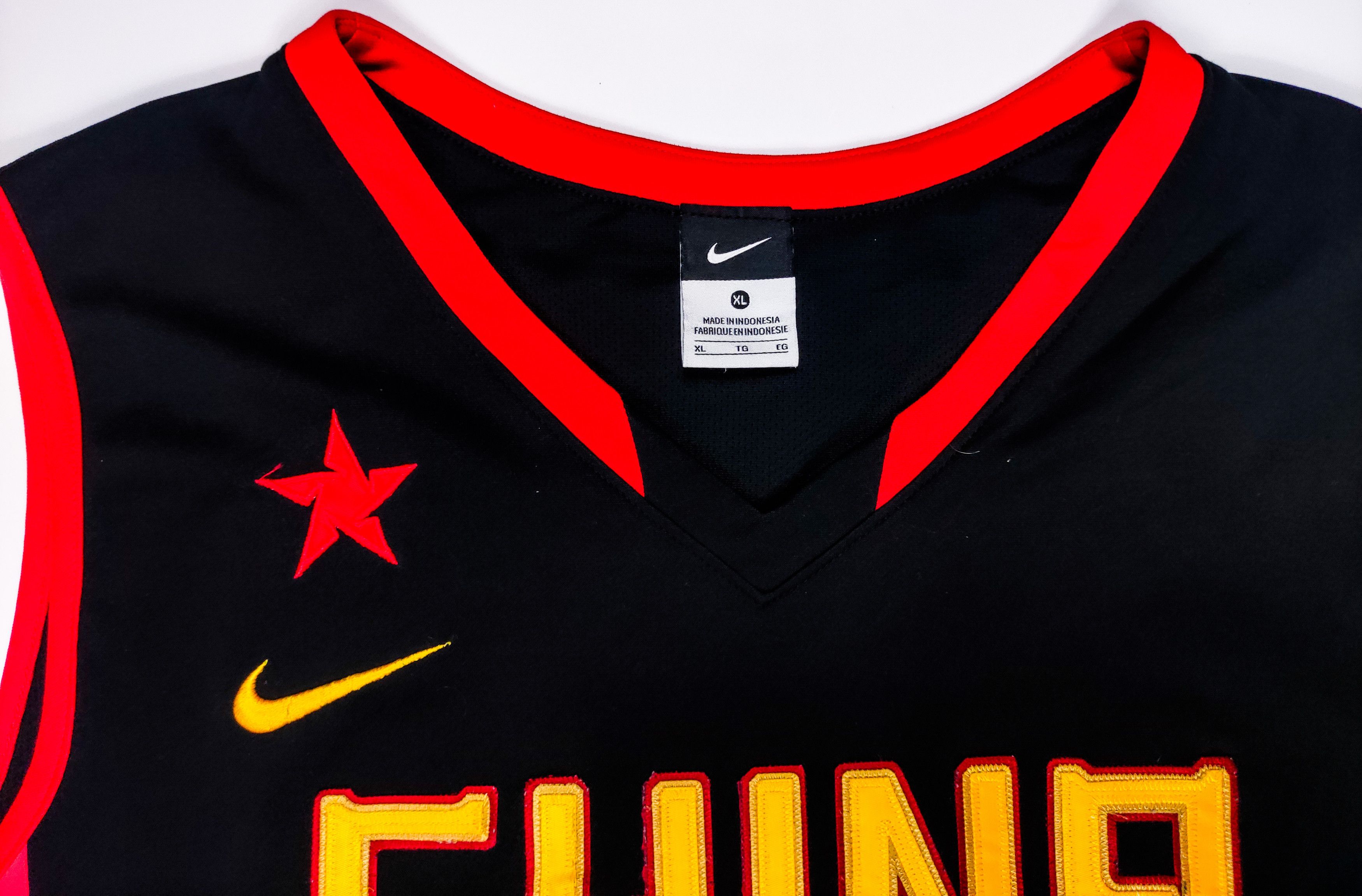 Nike Yi J.L. #11 China Basketball Yi Jianlian Jersey Shirt Kit Size US XL / EU 56 / 4 - 3 Thumbnail