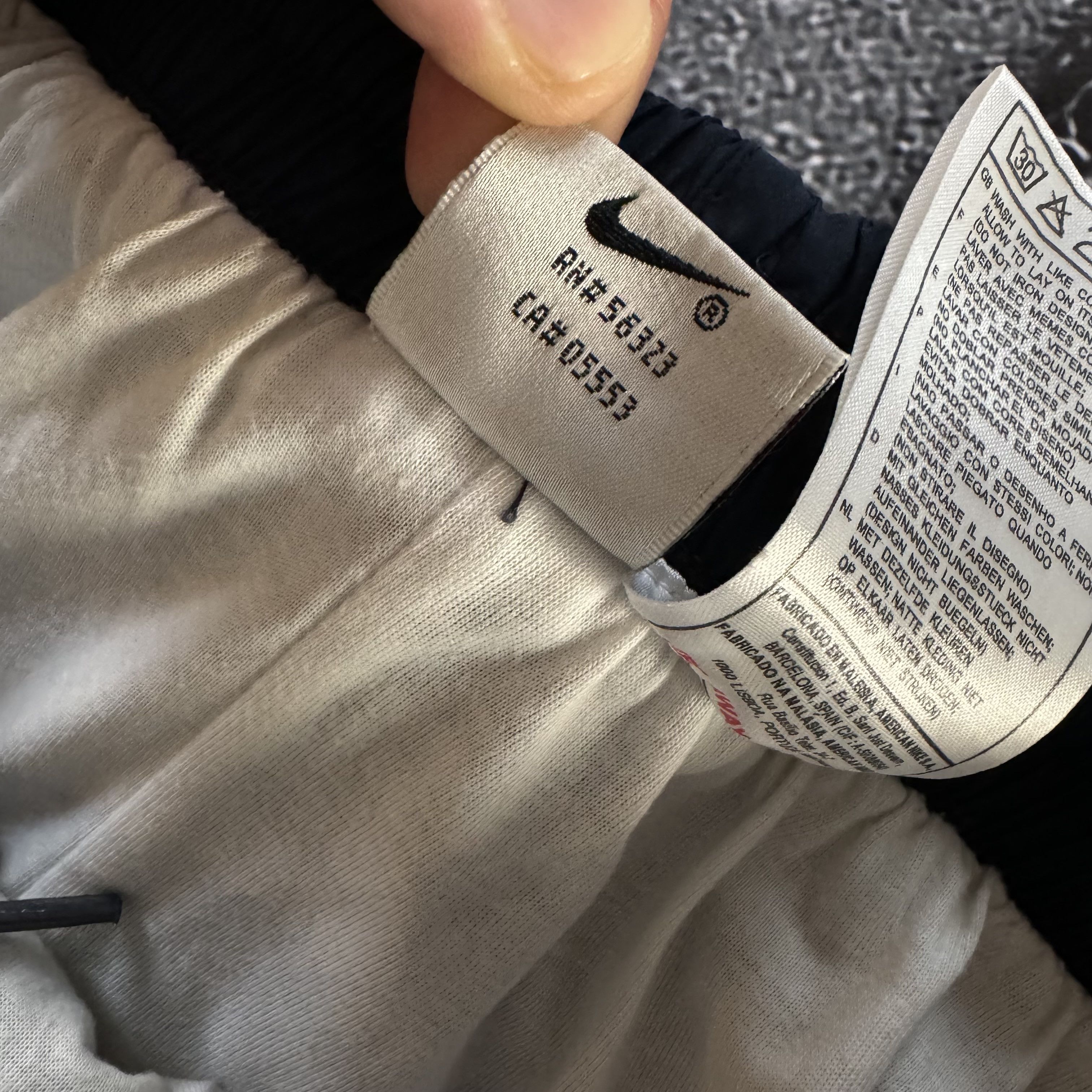 Nike × Vintage NIKE 90S NYLON TRACK PANT VINTAGE RETRO STYLE Y2K Size US 34 / EU 50 - 7 Thumbnail
