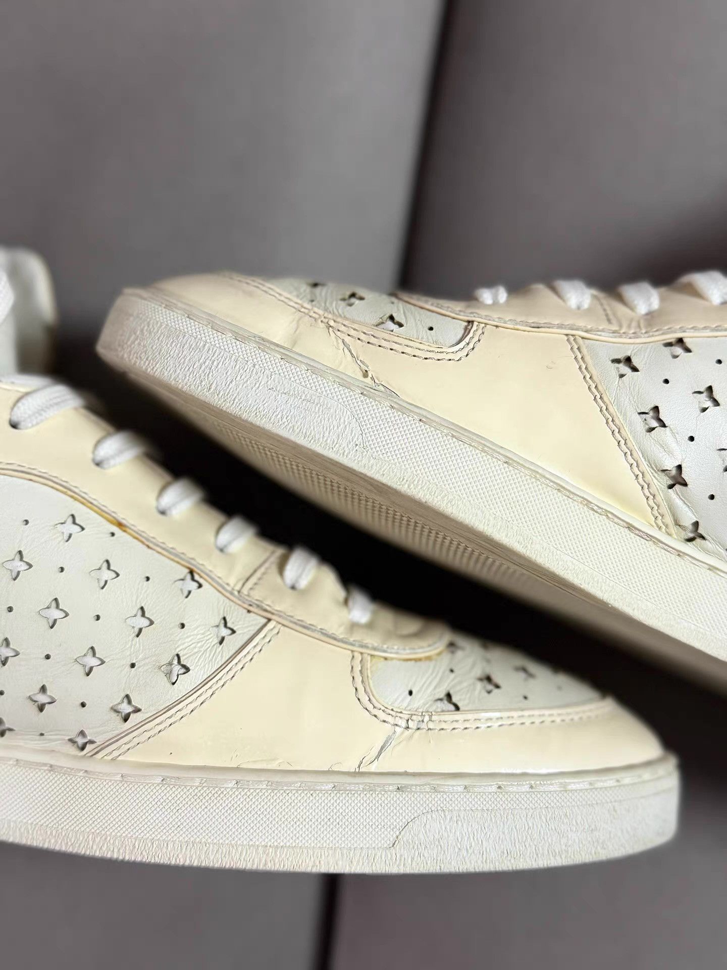 Louis Vuitton Louis Vuitton Hollow Star-Embellished Sneakers Ｑ20 Size US 6.5 / IT 36.5 - 6 Thumbnail
