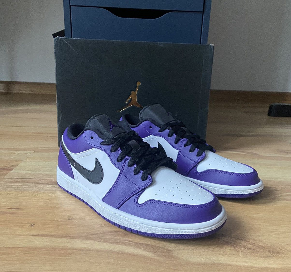 Jordan Brand Air Jordan 1 Low Court Purple White Size US 11 / EU 44 - 1 Thumbnail