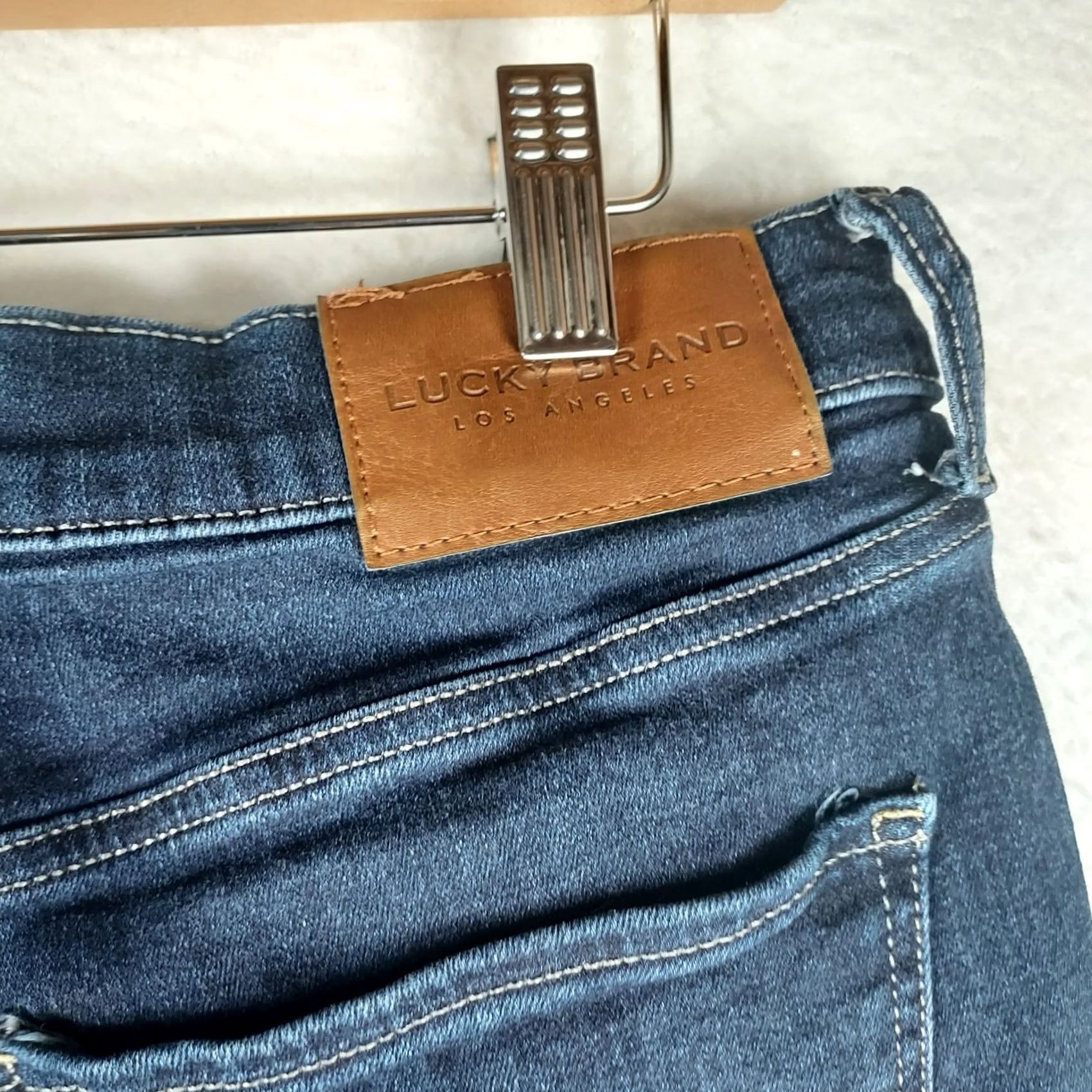 Lucky Brand Lucky Brand Stevie High Rise Flare Jeans Women 8 Dark Wash Denim Blue Bohemian 5-Pocket Zipper Regular Size 8 Jeans Mens? Size 30" / US 8 / IT 44 - 3 Thumbnail