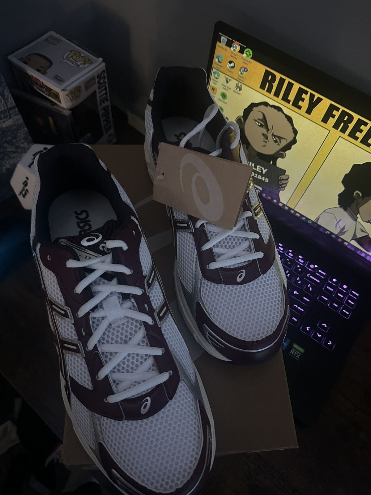 Asics Asics white maroon Size US 13 / EU 46 - 2 Thumbnail