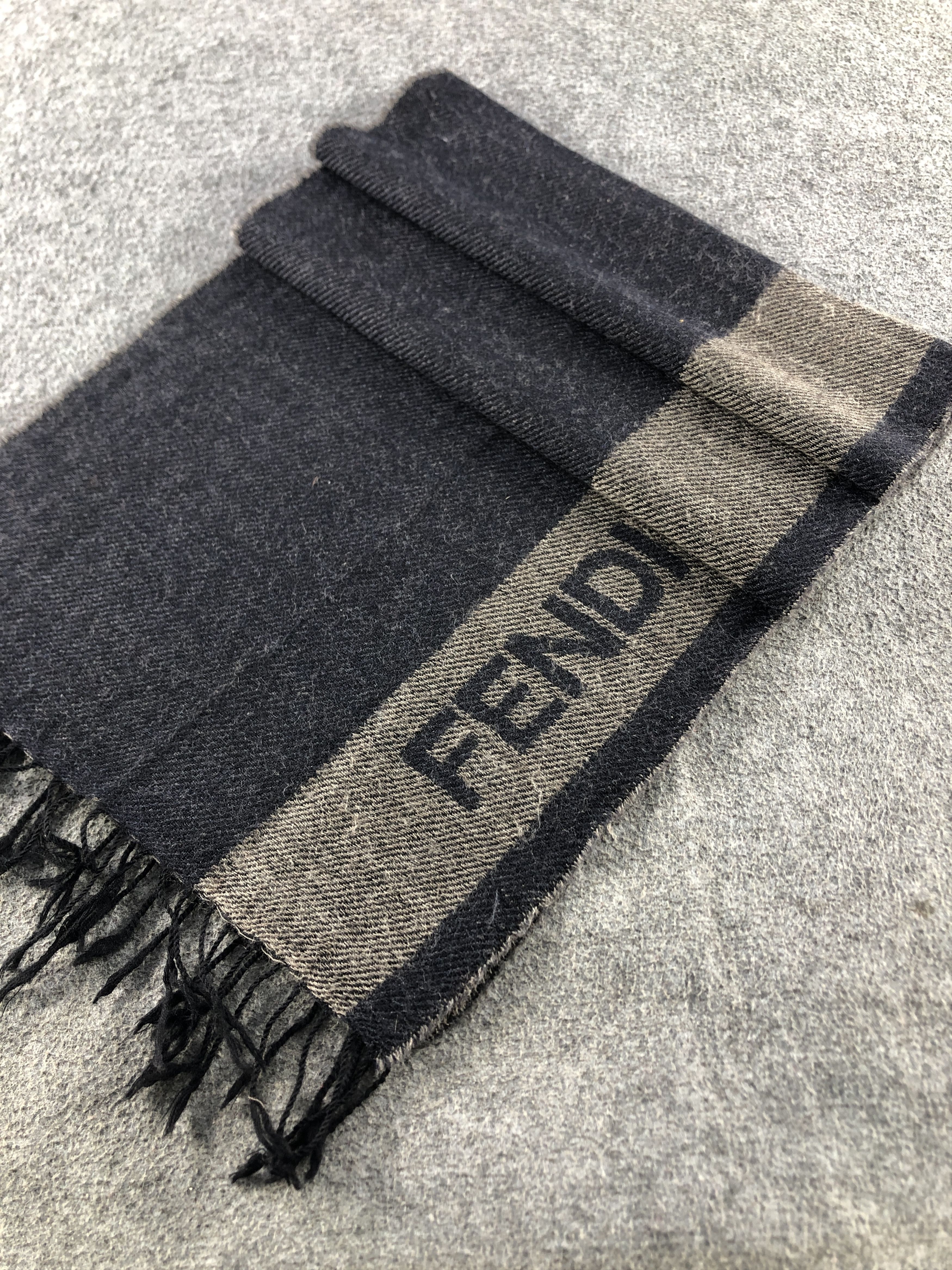 Fendi Fendi Scarf / Muffler / Neckwear P886 Size ONE SIZE - 2 Thumbnail