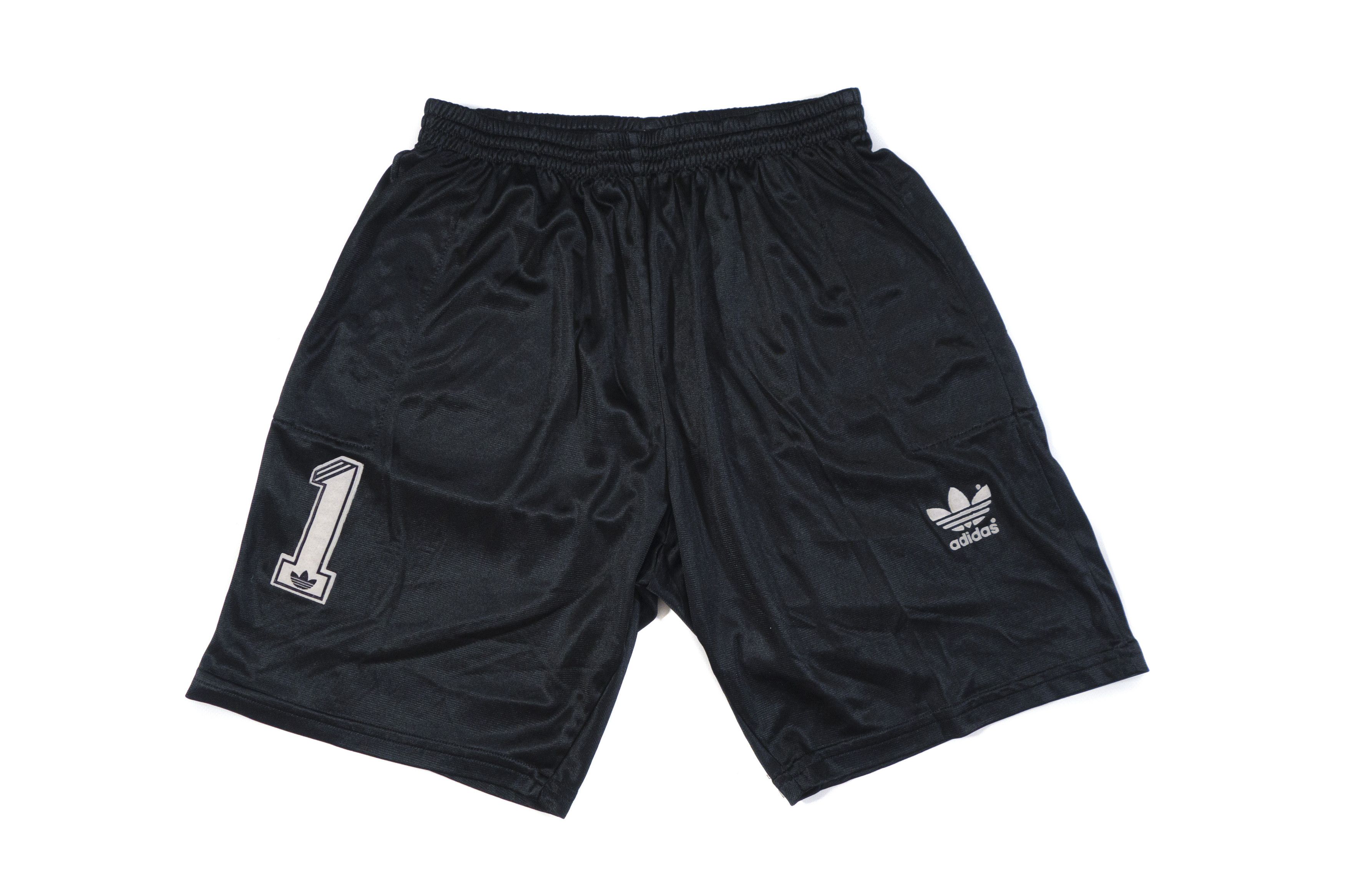 Adidas 90S Logo Football Shorts Size US 32 / EU 48 - 1 Thumbnail
