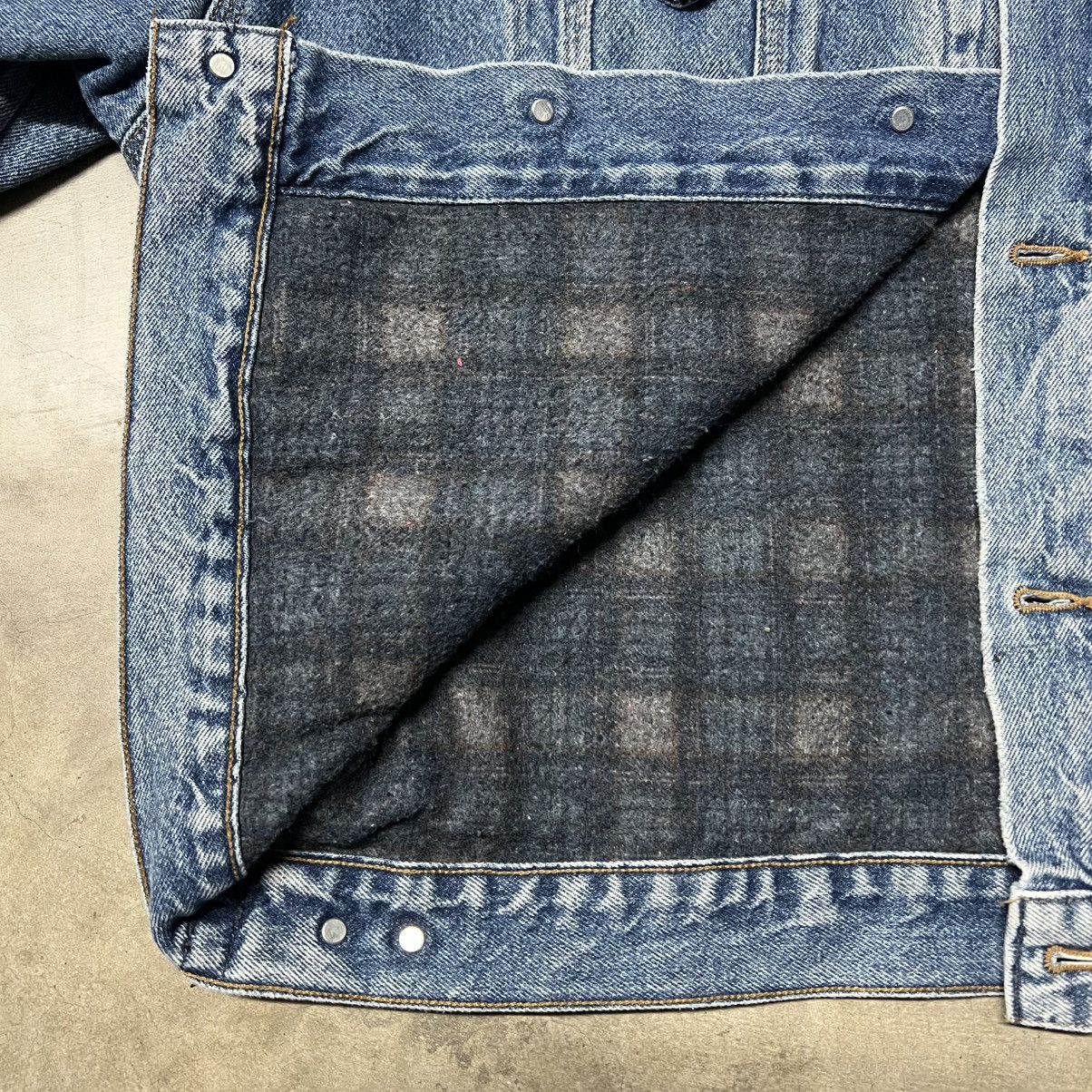 Carhartt × Carhartt Wip × Vintage Vintage 90’s Carhartt 🇺🇸 Blanket-Lined Denim Trucker Jacket Size US XXL / EU 58 / 5 - 5 Thumbnail