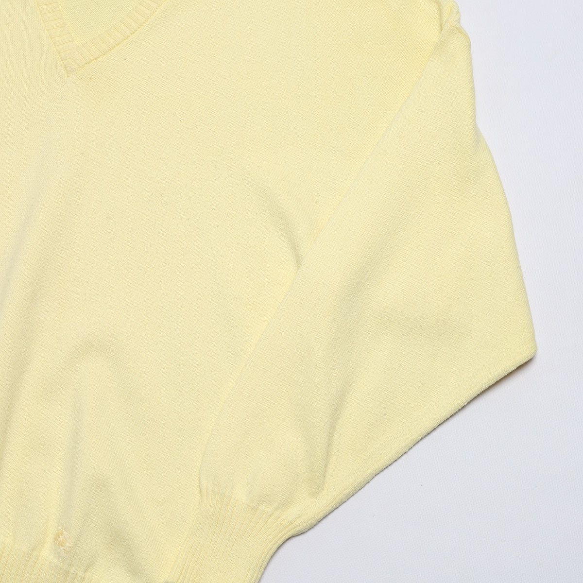 Burberry Burberrys Vintage Small Logo V-neck Sweater London Size US L / EU 52-54 / 3 - 4 Thumbnail