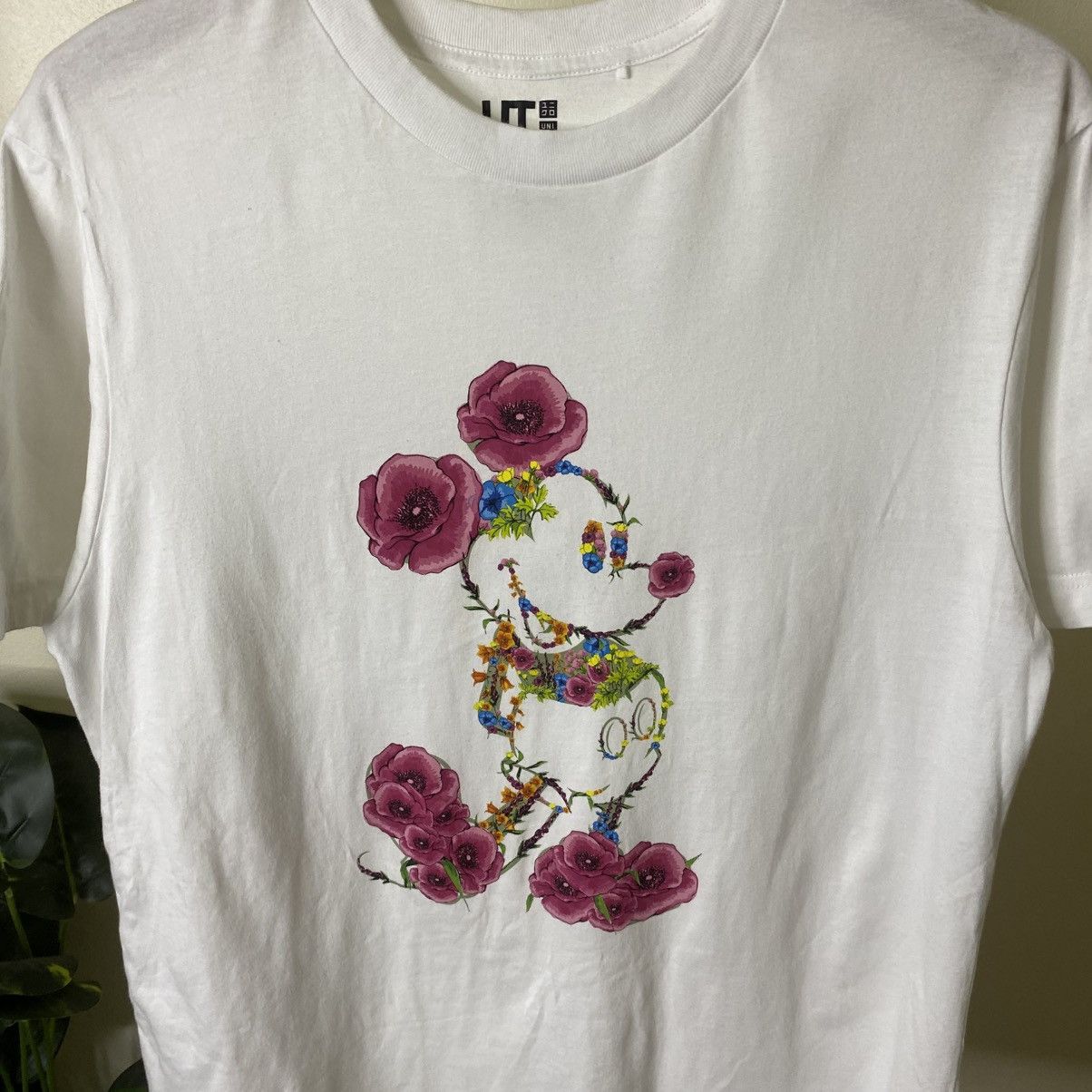Mickey Mouse Uniqlo UT x Disney Floral Mickey Mouse Collaboration T Shirt Size US M / EU 48-50 / 2 - 2 Thumbnail