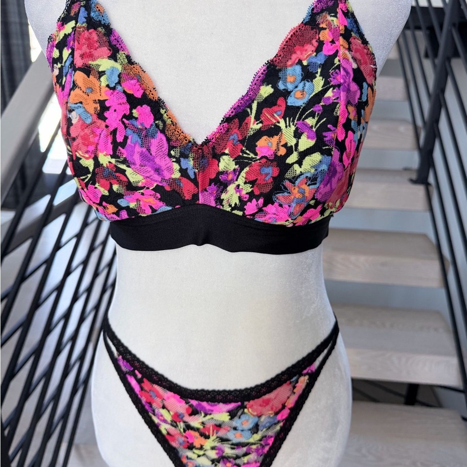 Victoria's Secret Floral Padded Bralette and Panties Matching set size S Size ONE SIZE - 3 Thumbnail