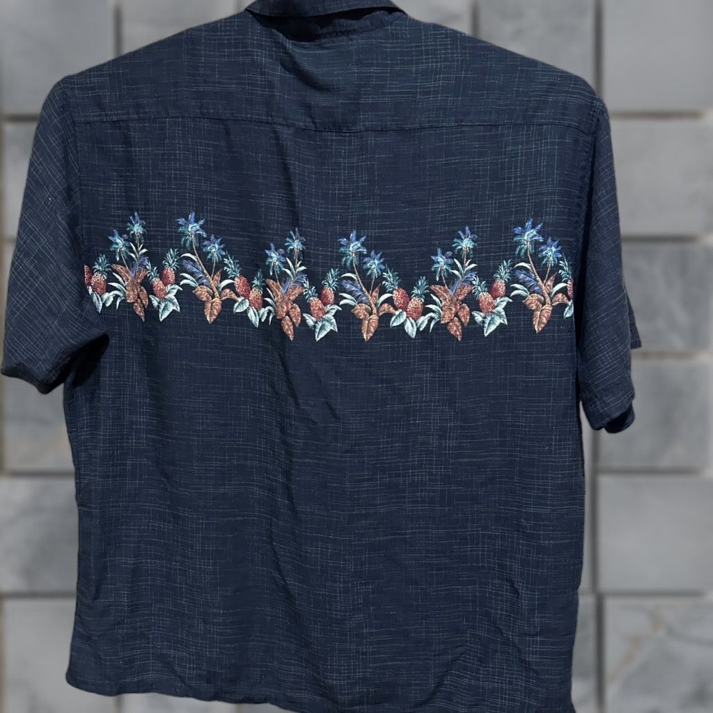 Vintage MODA CAMPIA Hawaiian Shirt XXL Black Pineapple Print Tropical Vacation Resort Shirt Men 2XL Short Sleeve Button-Up Pineapples Casual Travel Size US XXL / EU 58 / 5 - 1 Thumbnail