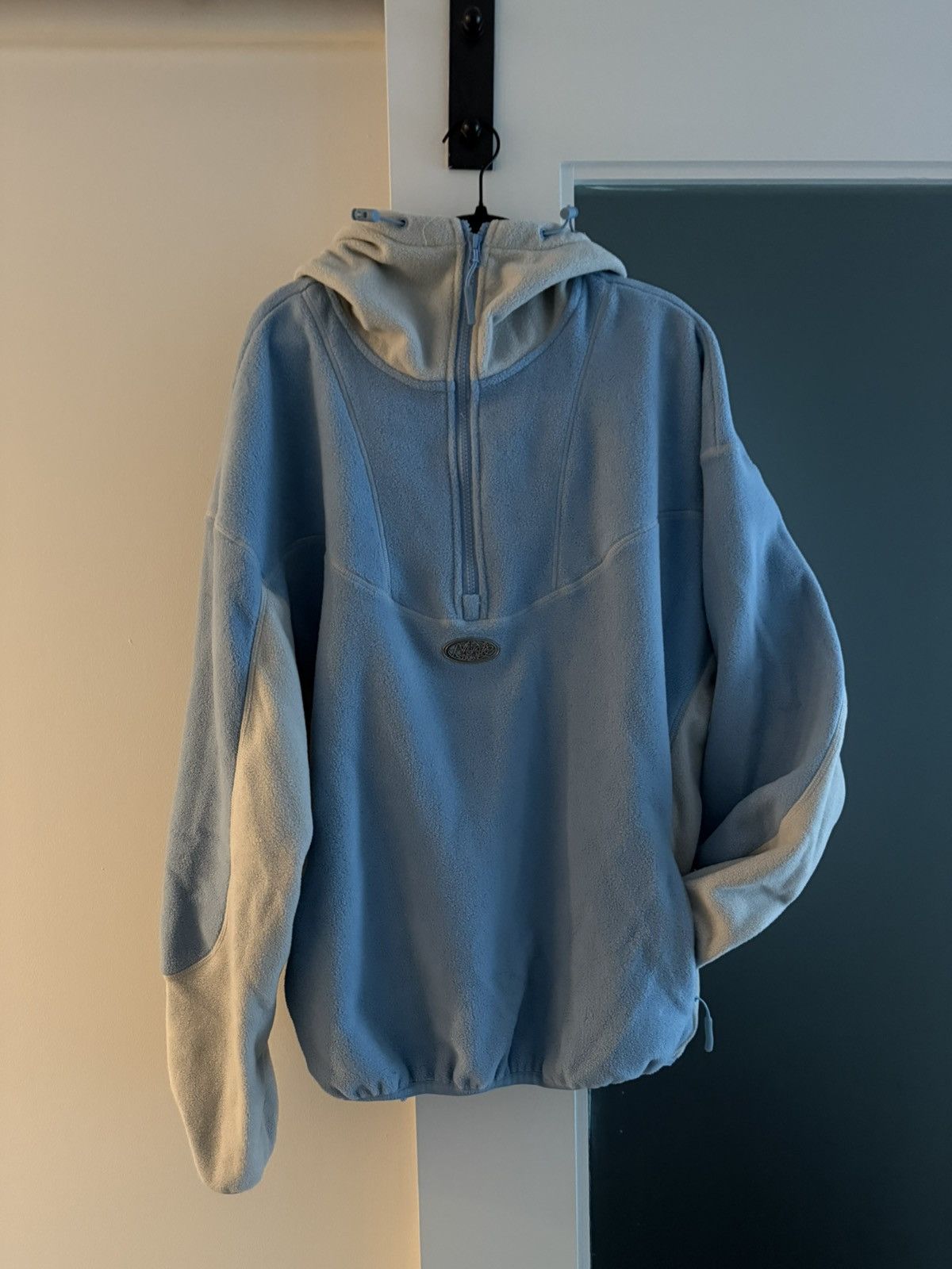 洋書 Free to be naked Beast Zip-Up Hoodie Ash – Nude Project
