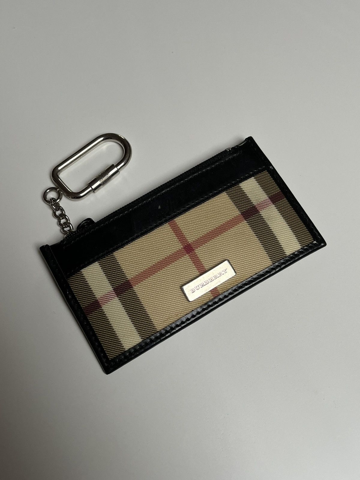 Burberry card shop holder keychain