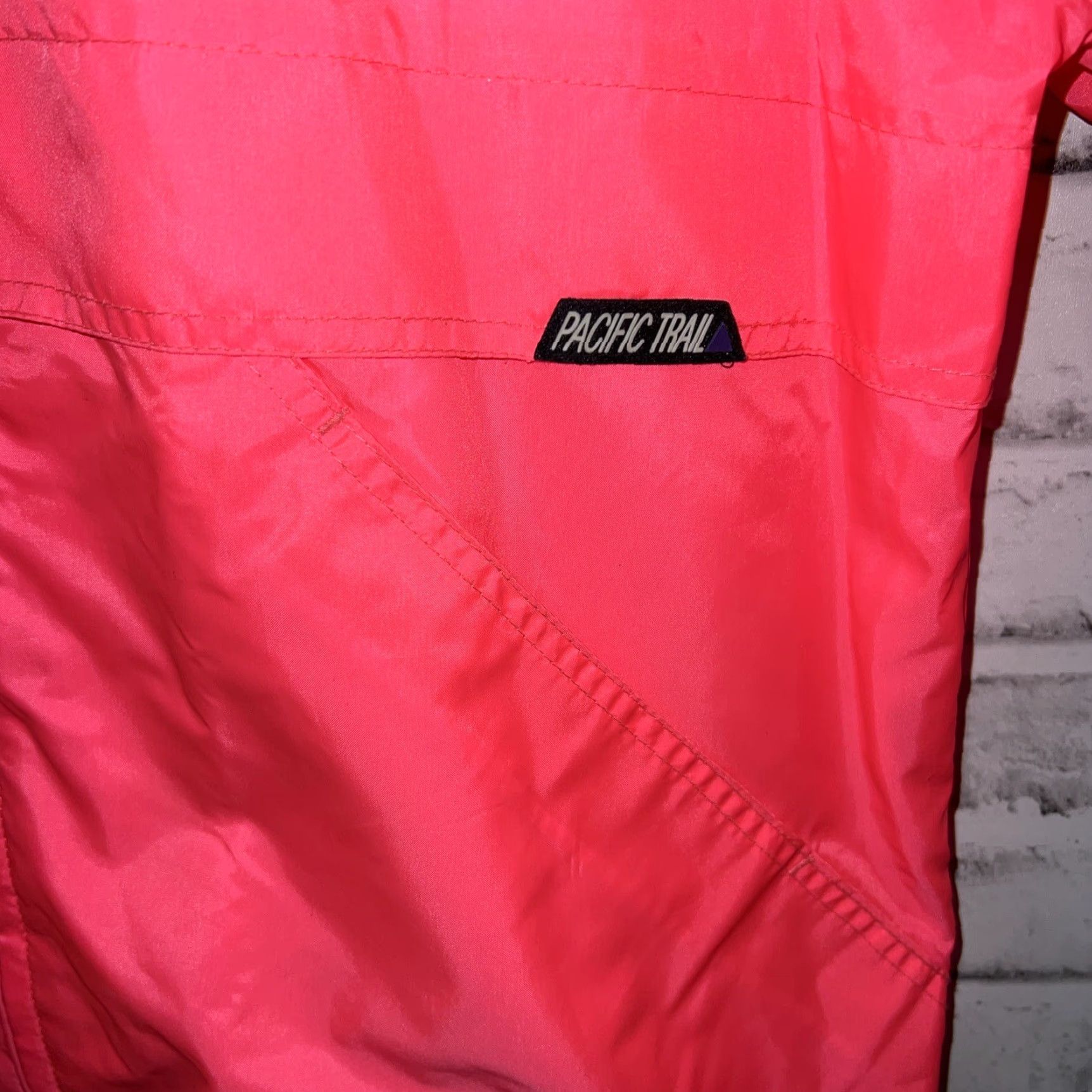 Pinko VINTAGE Pacific Trail Neon Pink Nylon Jacket Womens Medium Size M / US 6-8 / IT 42-44 - 3 Thumbnail