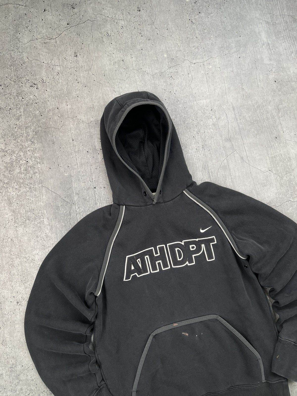 Nike × Vintage Nike Athletic y2k Vintage Swoosh Center Logo Faded Hoodie Size US S / EU 44-46 / 1 - 3 Thumbnail
