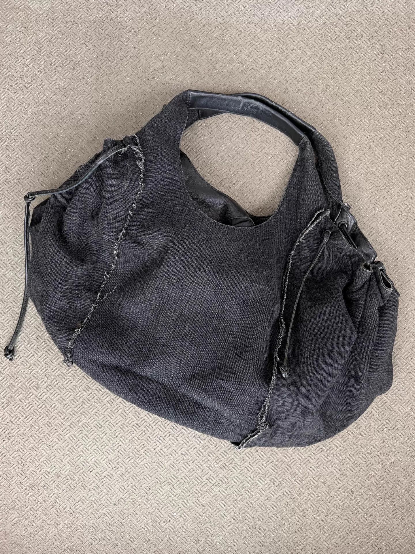 Yohji Yamamoto Yohji Yamamoto Noir Linen Raw-Edge Pleated Leather Tote Size ONE SIZE - 6 Thumbnail