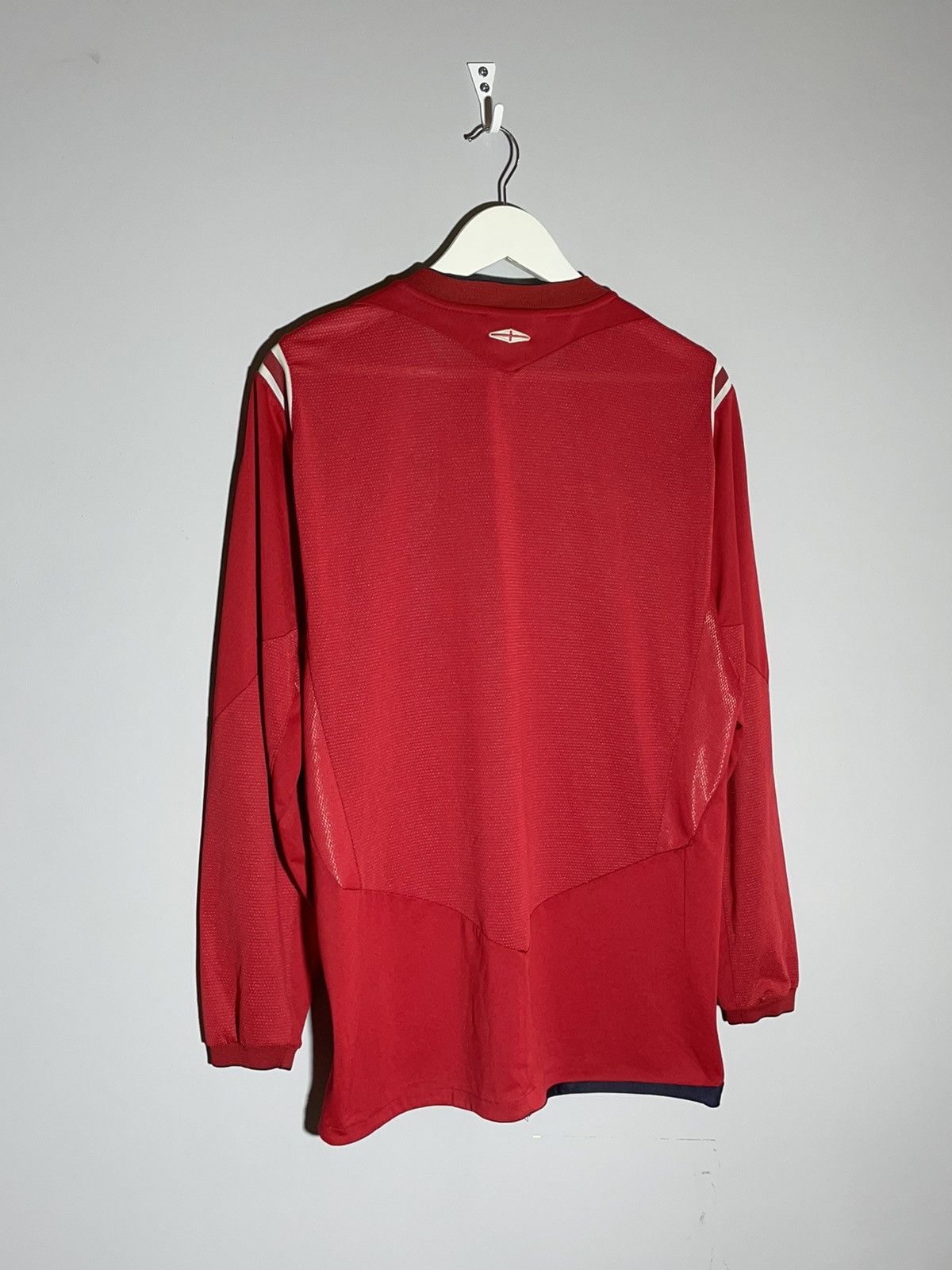 Umbro × Vintage England Umbro Vintage 2004 Away Football Long Sleeve Size US L / EU 52-54 / 3 - 7 Thumbnail