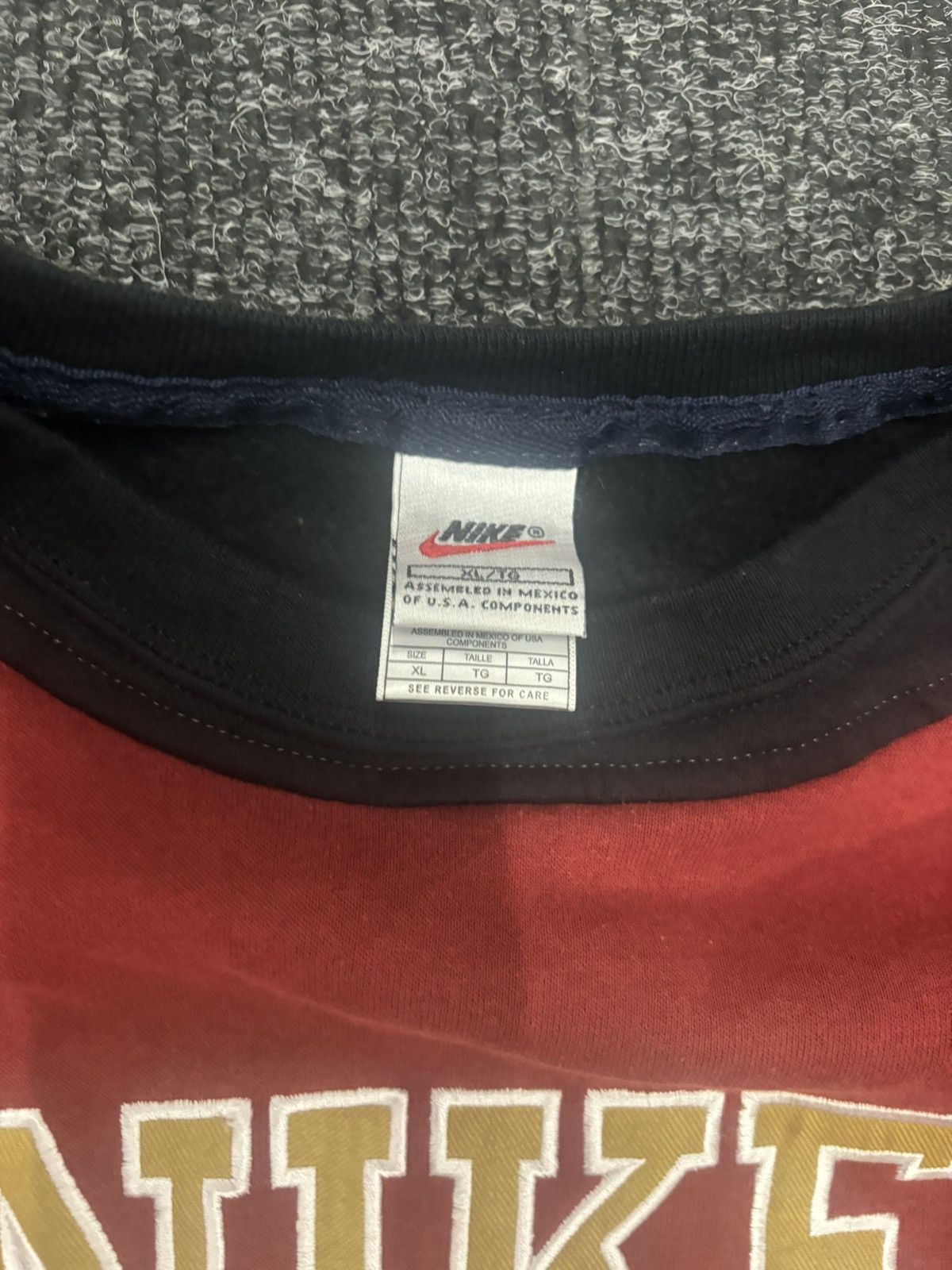Nike Up cycled Nike Sweater Size US XL / EU 56 / 4 - 4 Thumbnail