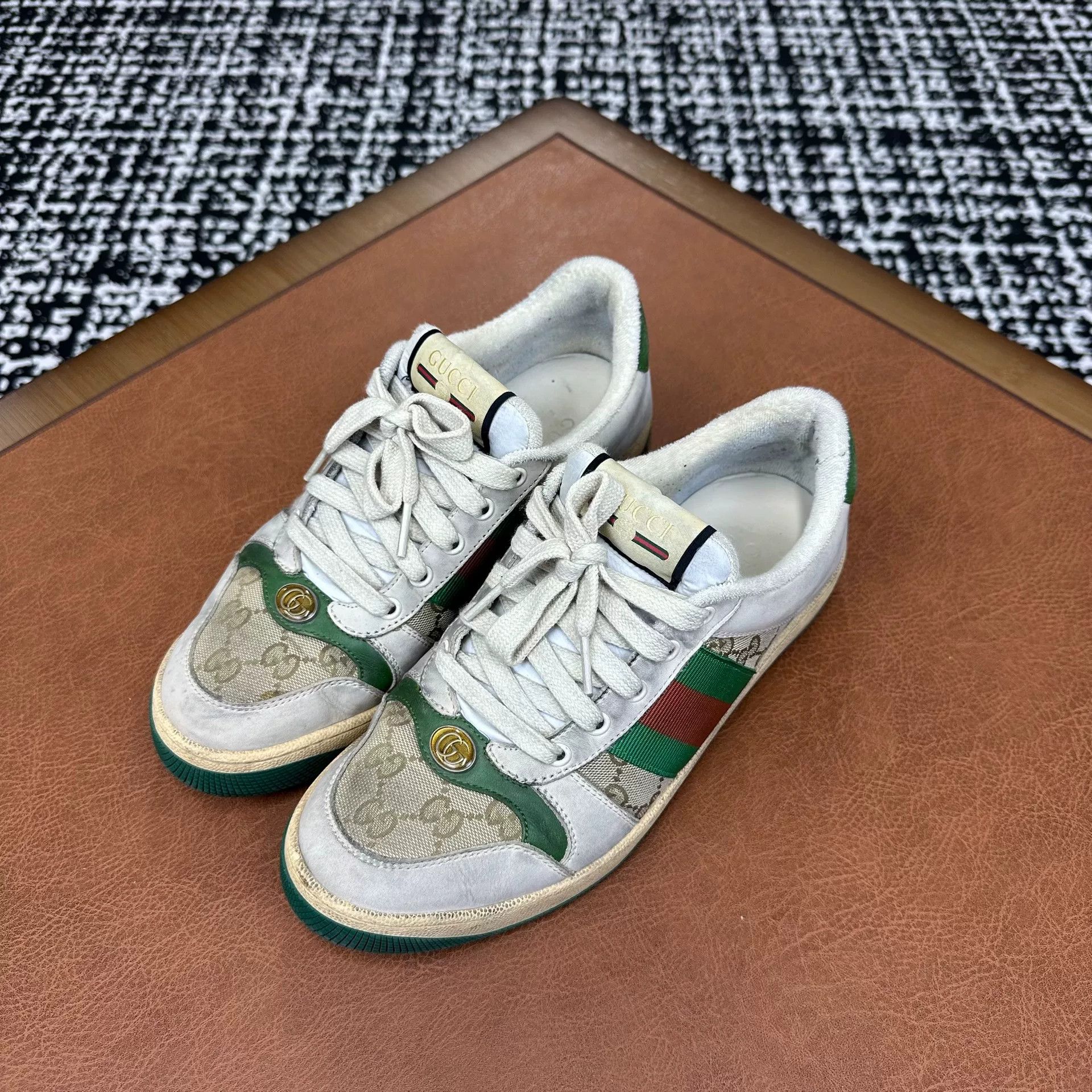 Gucci Gucci Leather Green Lowtop Sneakers 7 Men Size US 7 / EU 40 - 1 Thumbnail