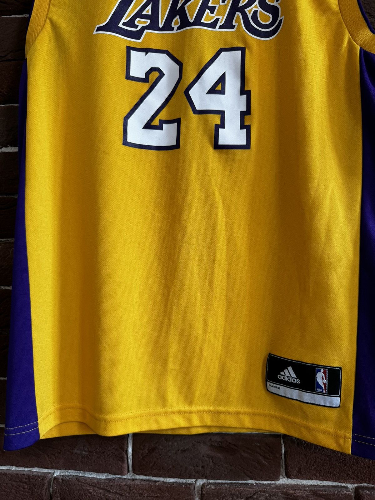 Vintage 00s Adidas LA Lakers 24 Bryant Basketball NBA Jersey
