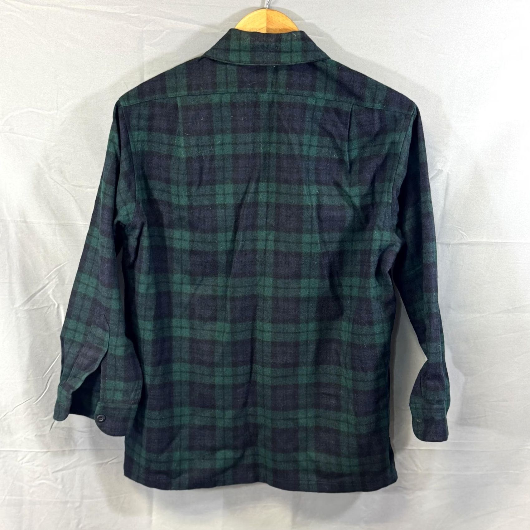 Pendleton VINTAGE Pendleton Shirt Mens Small Blackwatch Plaid Wool Shirt Made USA Size US L / EU 52-54 / 3 - 2 Thumbnail
