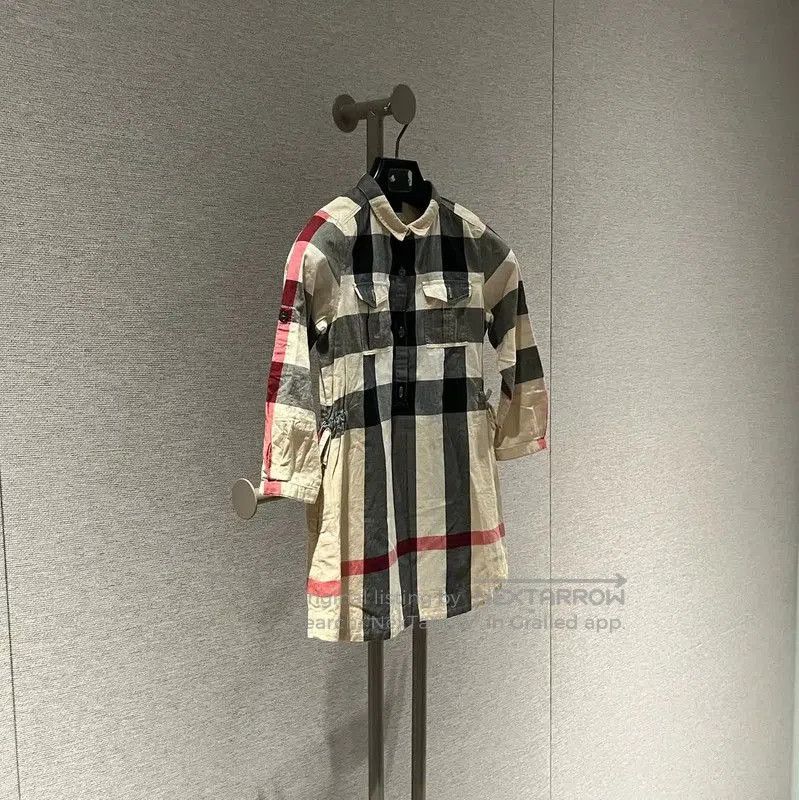 Burberry Burberry Checkered Long Sleeve Dress for Women. Size XS / US 0-2 / IT 36-38 - 3 Thumbnail