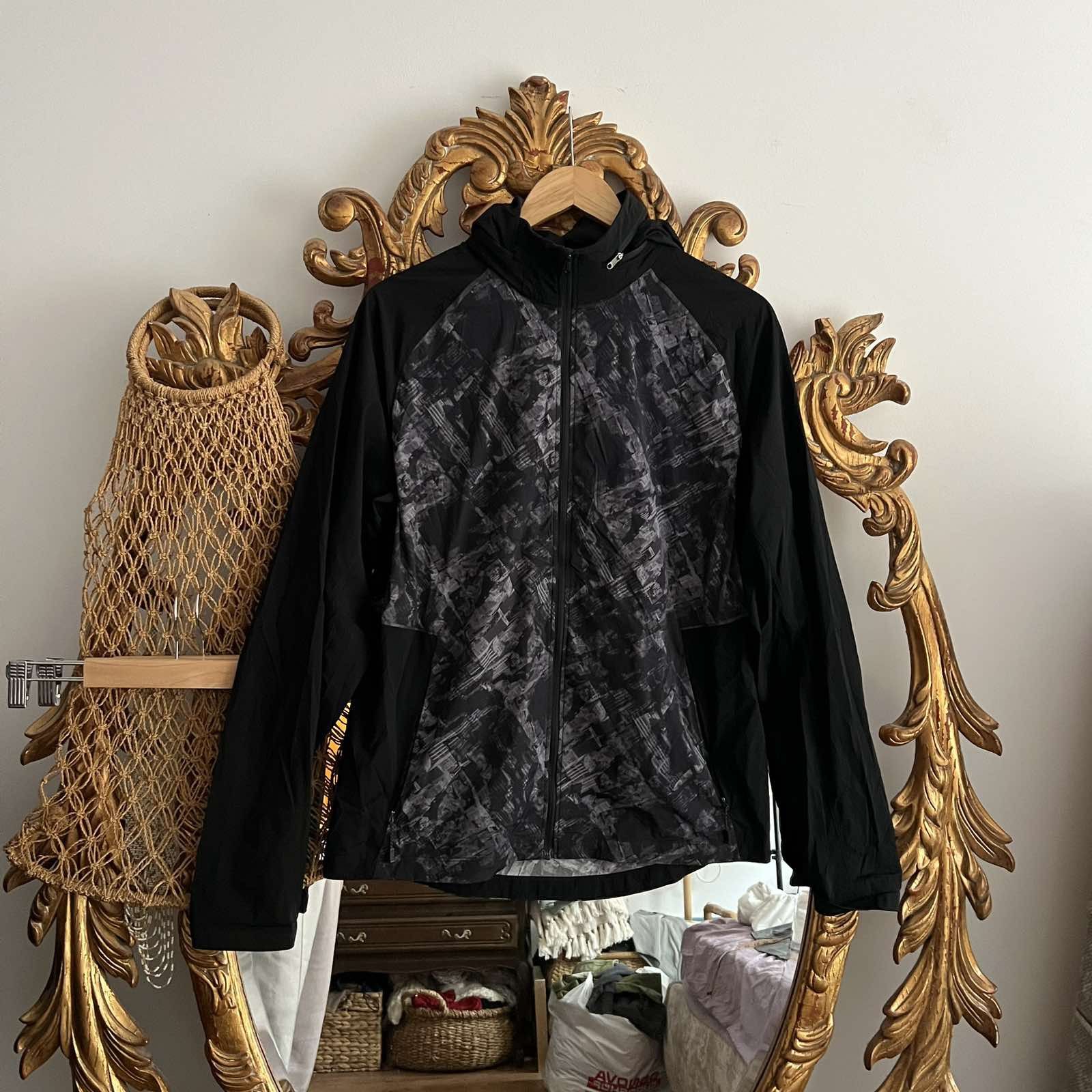 Lululemon Lululemon Jacket Full Zip Size M Black Size M / US 6-8 / IT 42-44 - 1 Thumbnail