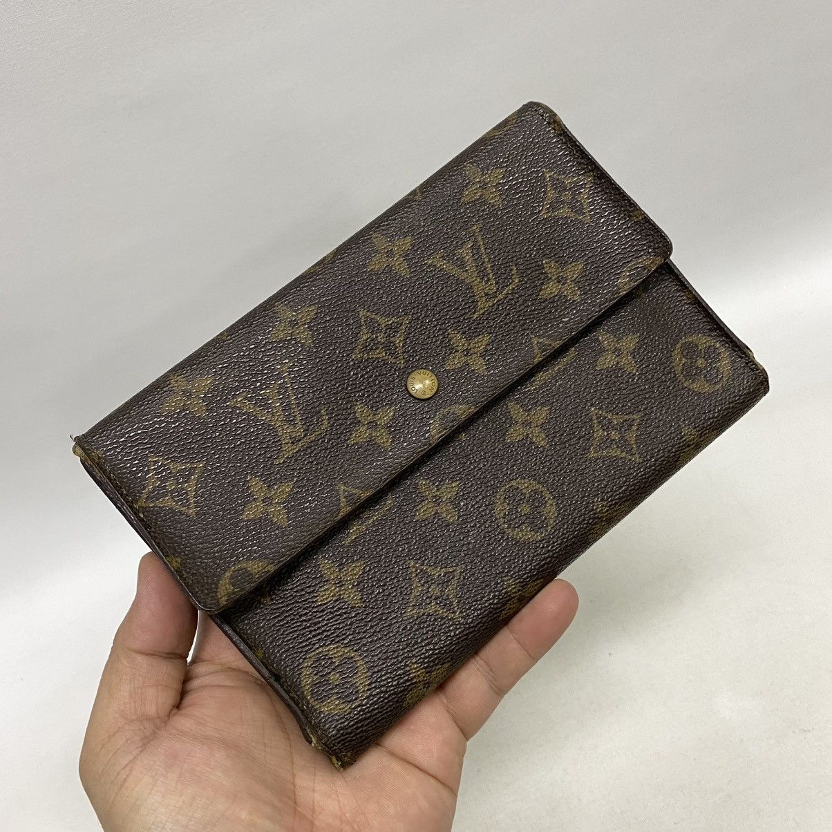 Louis Vuitton ‼️LASTDROP‼️ AUTHENTIC LOUIS VUITTON MONOGRAM WALLET Size ONE SIZE - 1 Thumbnail