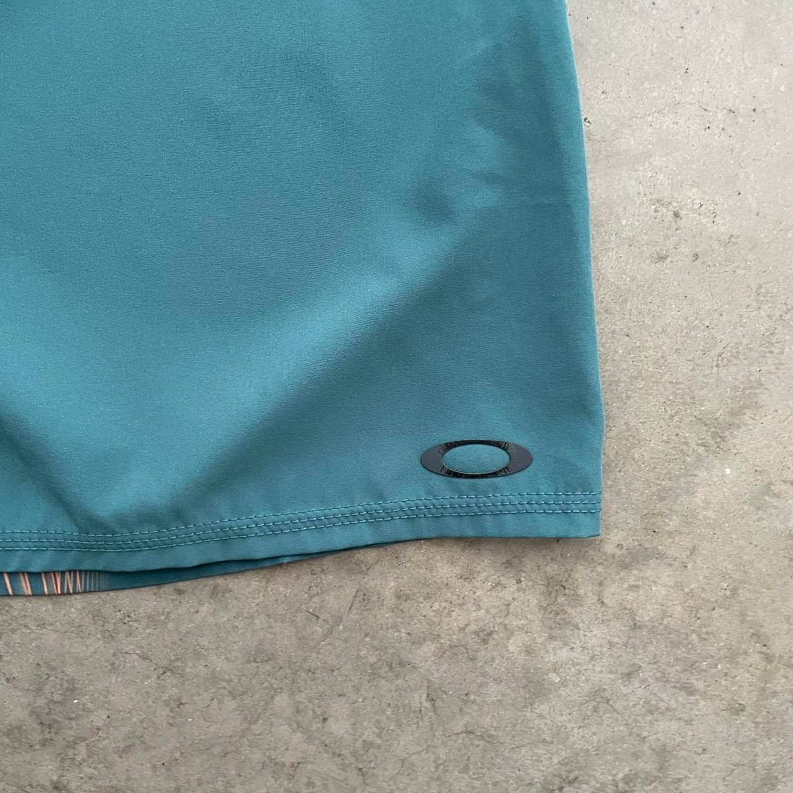 Oakley Oakley Teal and Orange Swim Trunks Size US 32 / EU 48 - 4 Thumbnail