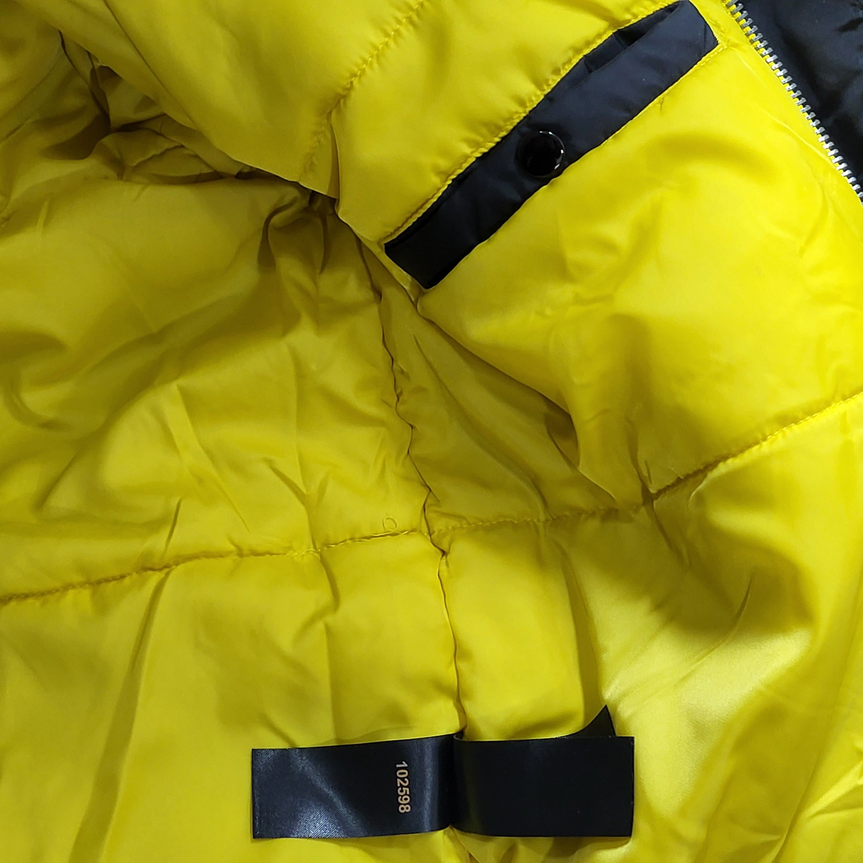 Alpha Industries Alpha Industries.Jacket bomber alaska.Size S but fit M. Size US S / EU 44-46 / 1 - 9 Thumbnail