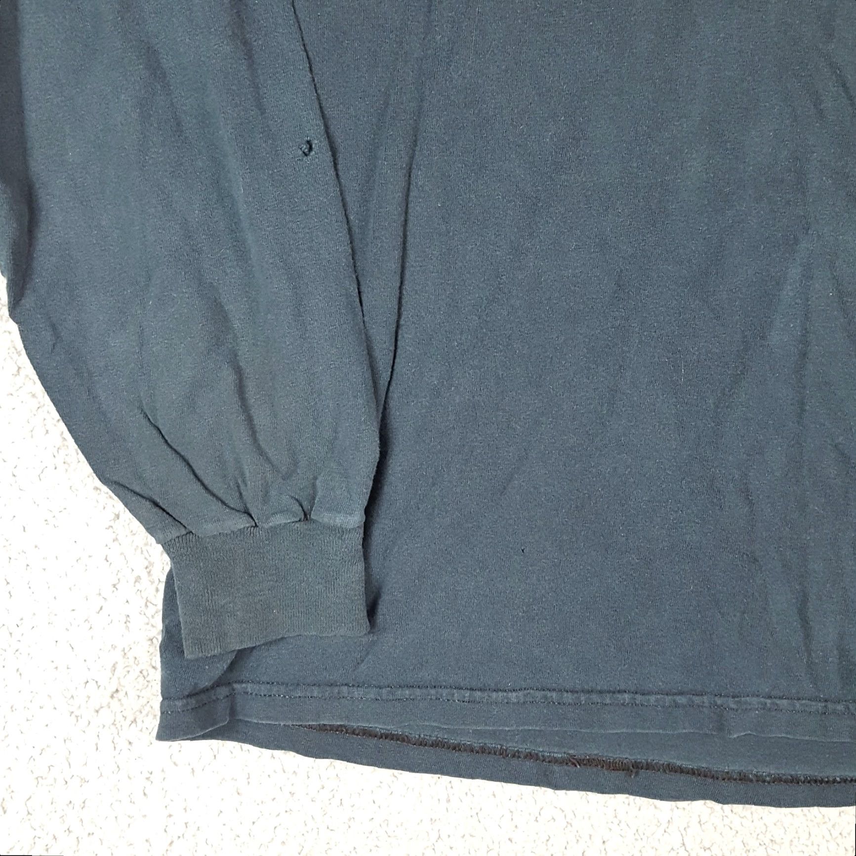 Gildan Vintage Y2K Distressed The Man & Legend Funny Black T Shirt Men Large 2000s Retro Grunge Size US L / EU 52-54 / 3 - 4 Thumbnail