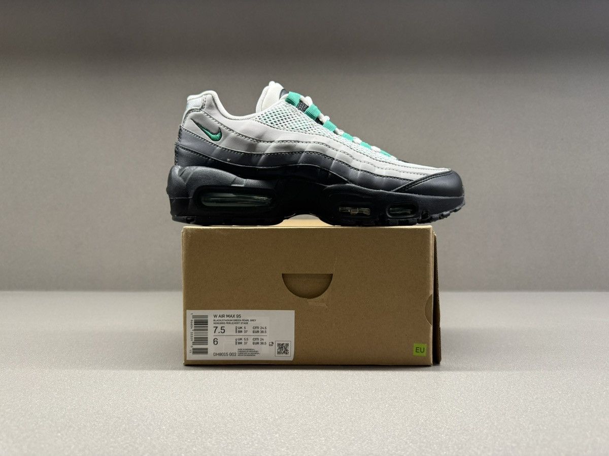 Nike Nike Air Max 95 Black Stadium Green Women’s Size US 7.5 / IT 37.5 - 4 Thumbnail