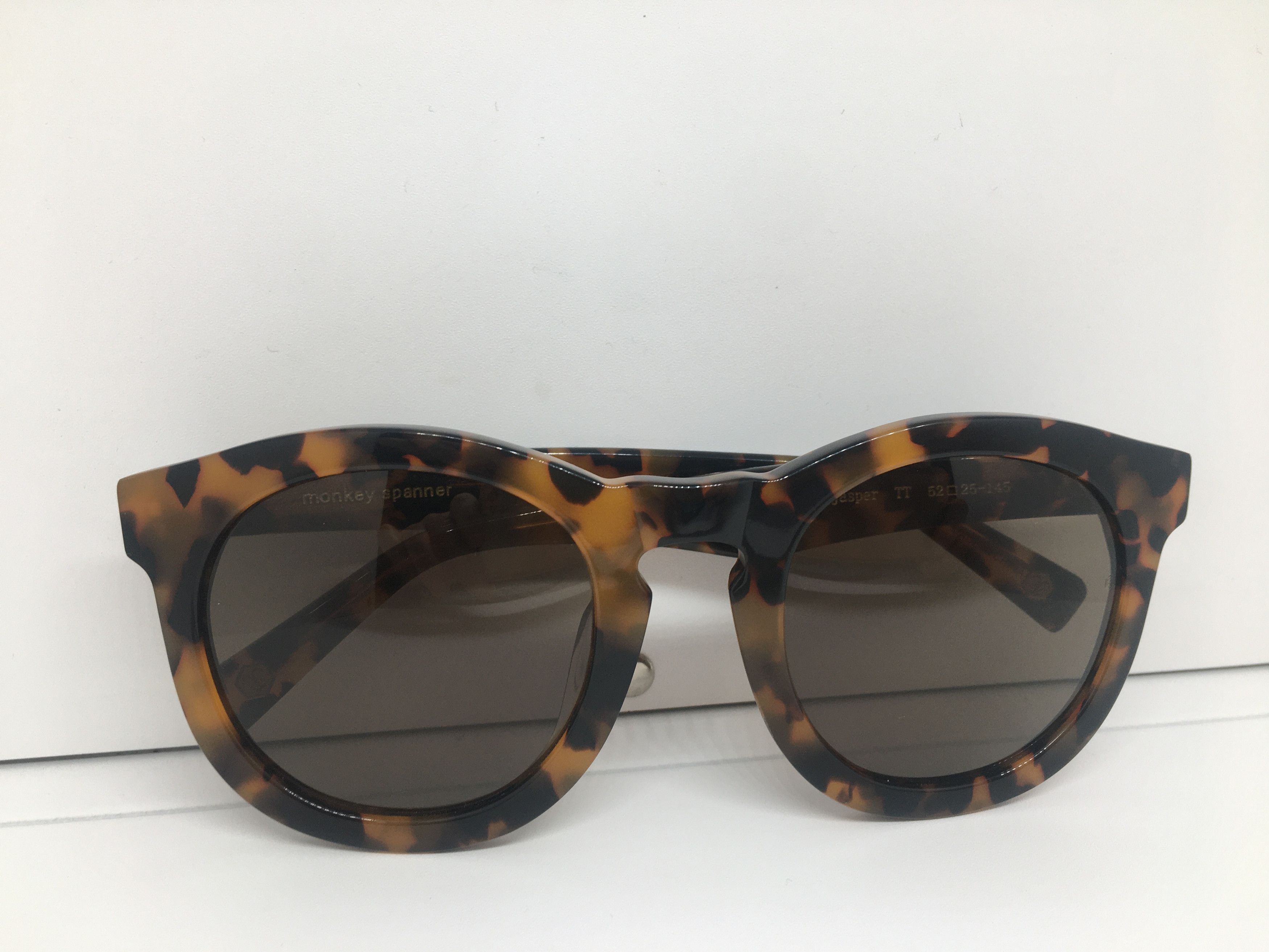 Other Monkey Spanner Jasper Tortoise Oversize Sunglasses Frame Size ONE SIZE - 8 Thumbnail