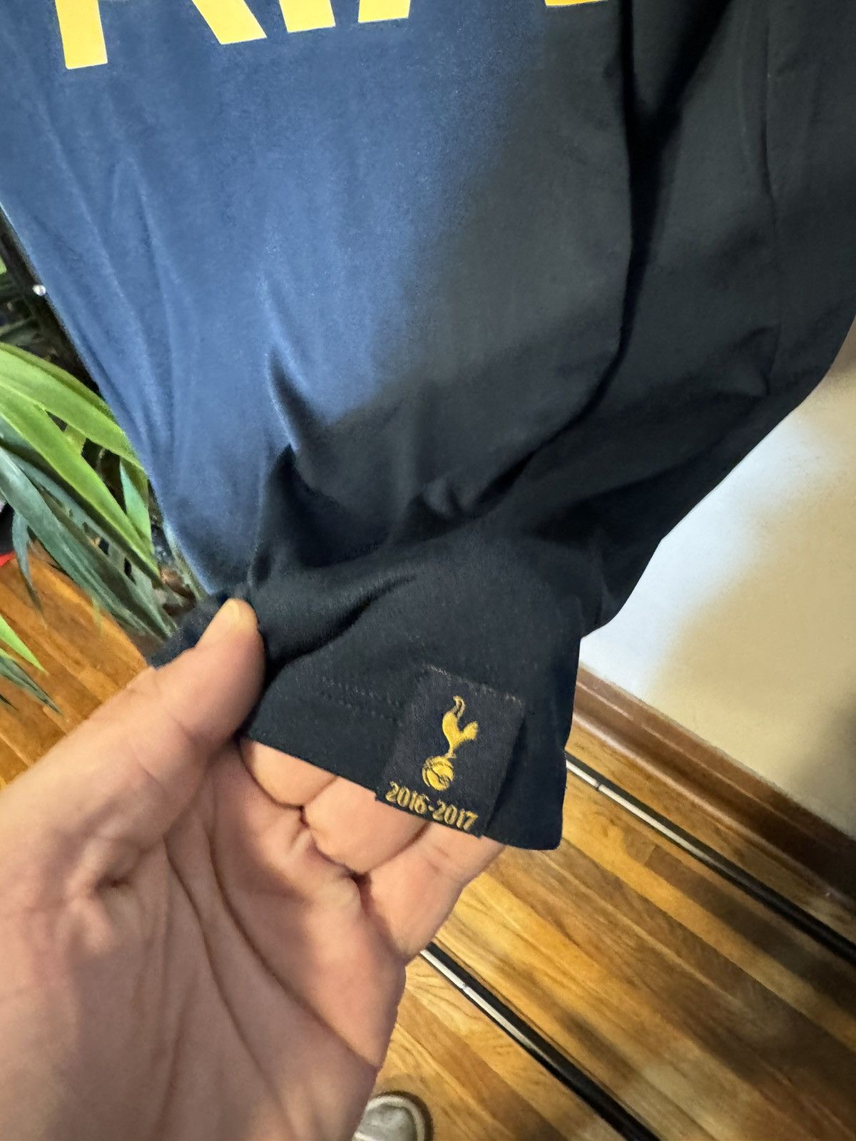 Under Armour TOTTENHAM HOTSPUR 2016 2017 AWAY SOCCER JERSEY UNDER ARMOUR Size US L / EU 52-54 / 3 - 5 Thumbnail